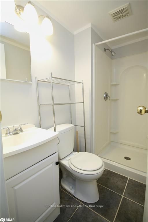 Photo 8 of Unit B, 65 Springdale Drive, Barrie, Cundles East — HOMEH