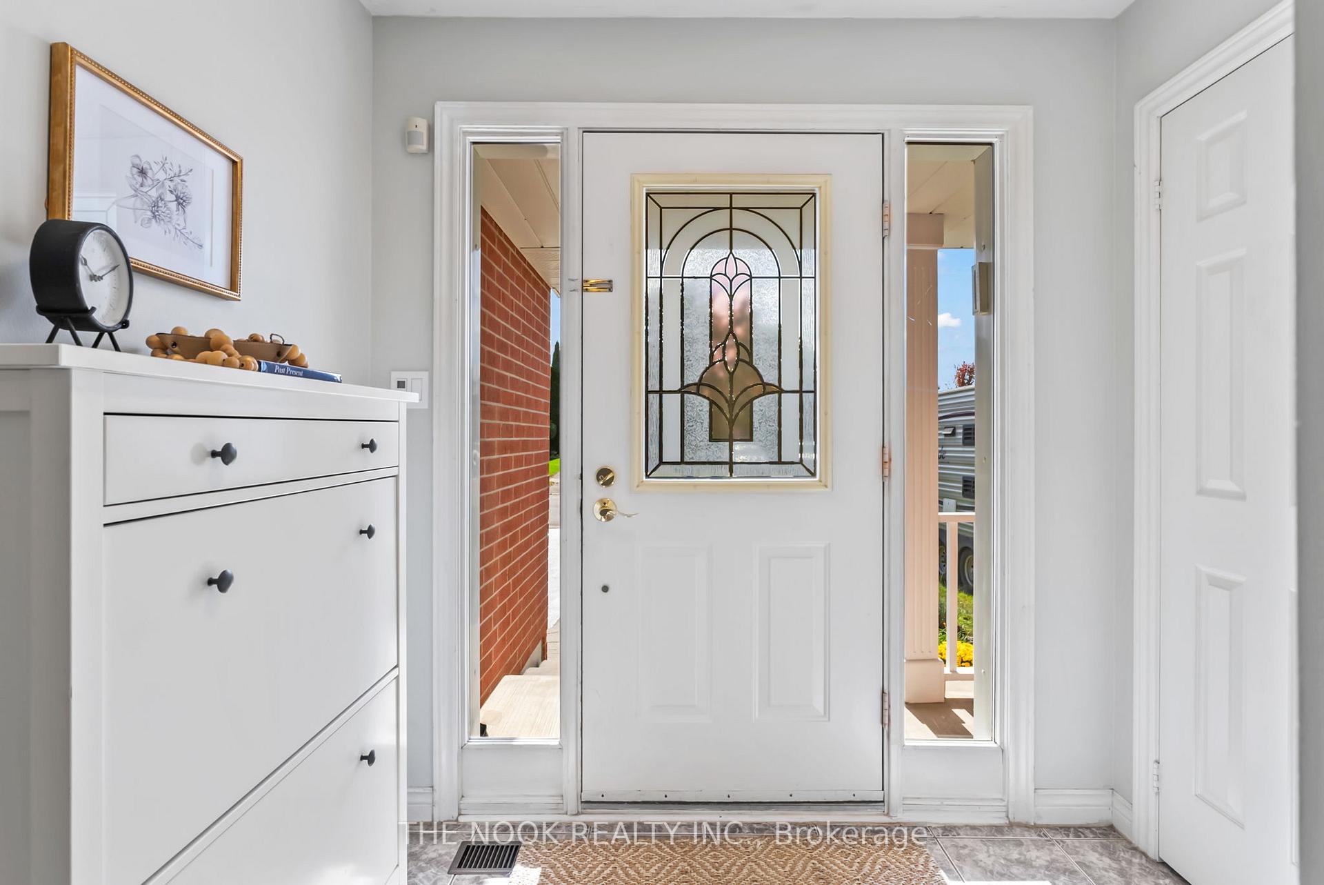 Photo 4 of 4 Hearthstone Crescent, Clarington, Courtice — HOMEH