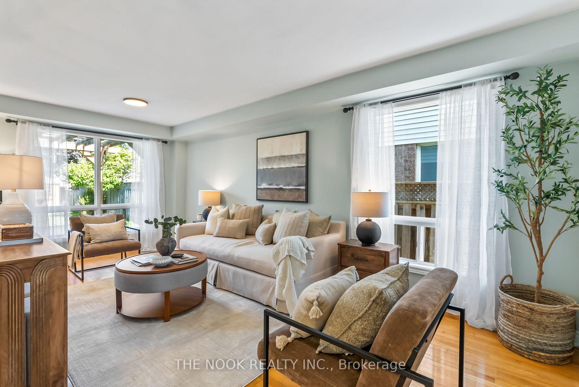 Photo 5 of 4 Hearthstone Crescent, Clarington, Courtice — HOMEH