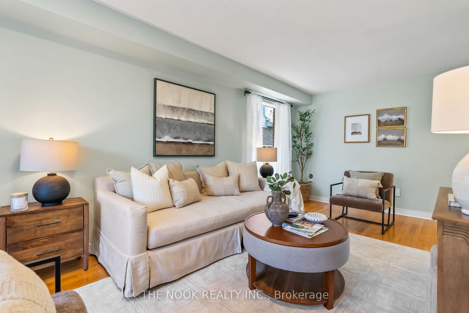 Photo 8 of 4 Hearthstone Crescent, Clarington, Courtice — HOMEH
