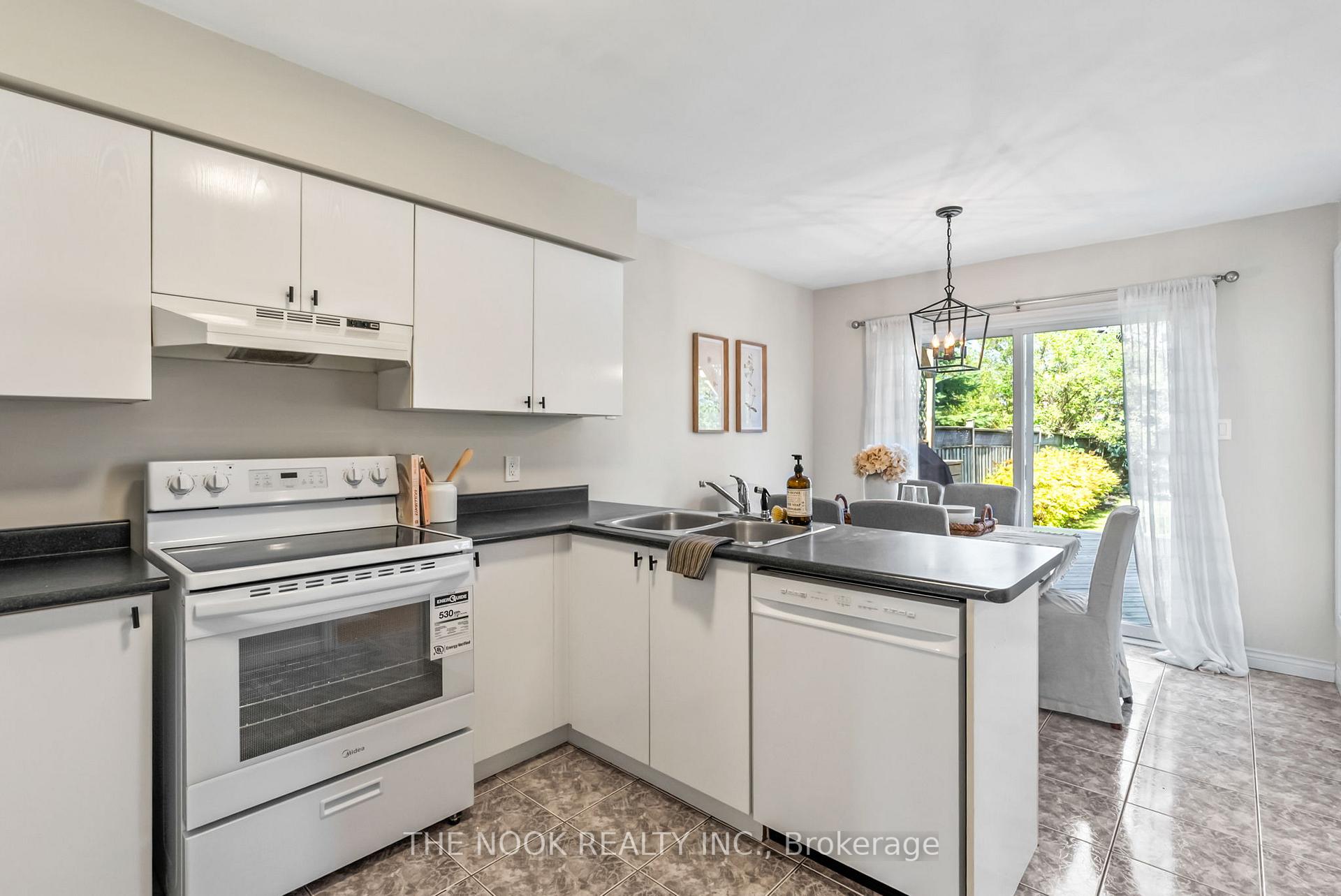 Photo 10 of 4 Hearthstone Crescent, Clarington, Courtice — HOMEH