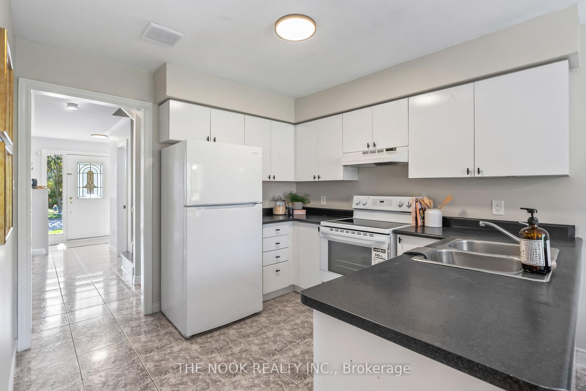 Photo 14 of 4 Hearthstone Crescent, Clarington, Courtice — HOMEH