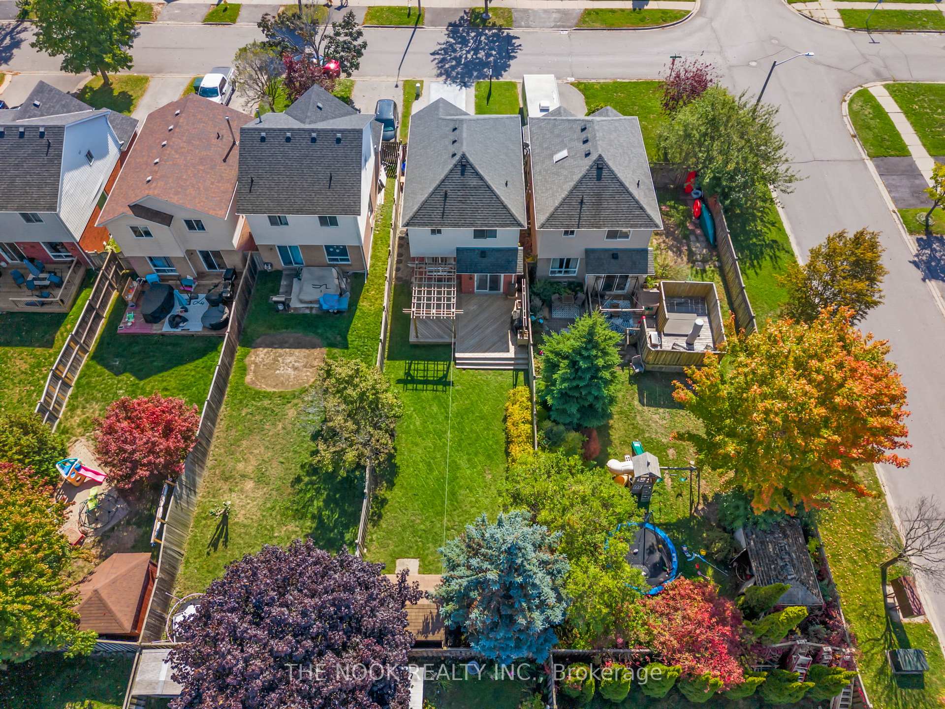Photo 38 of 4 Hearthstone Crescent, Clarington, Courtice — HOMEH