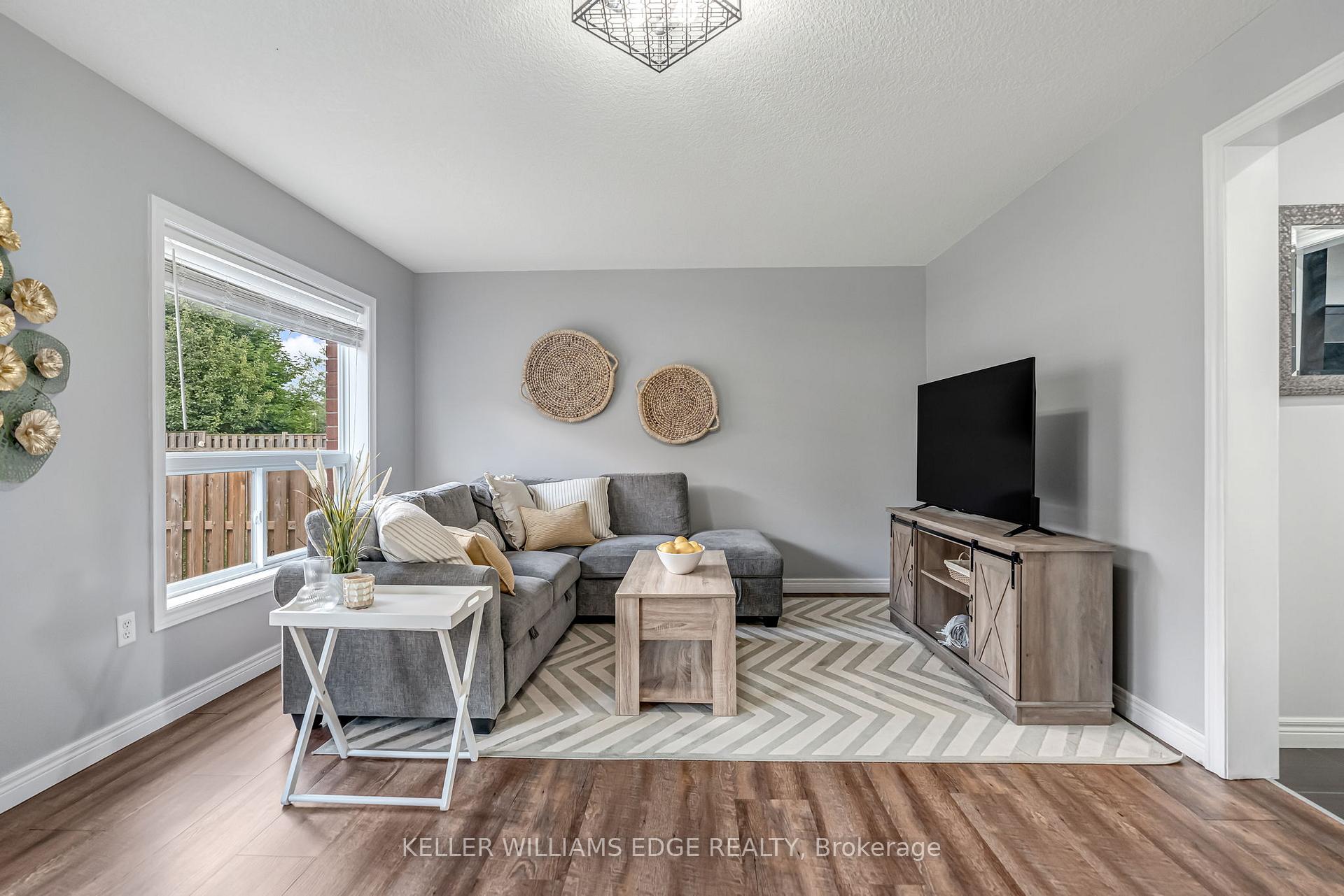 Photo 12 of 19 Oakes Crescent, Guelph, Grange Road — HOMEH
