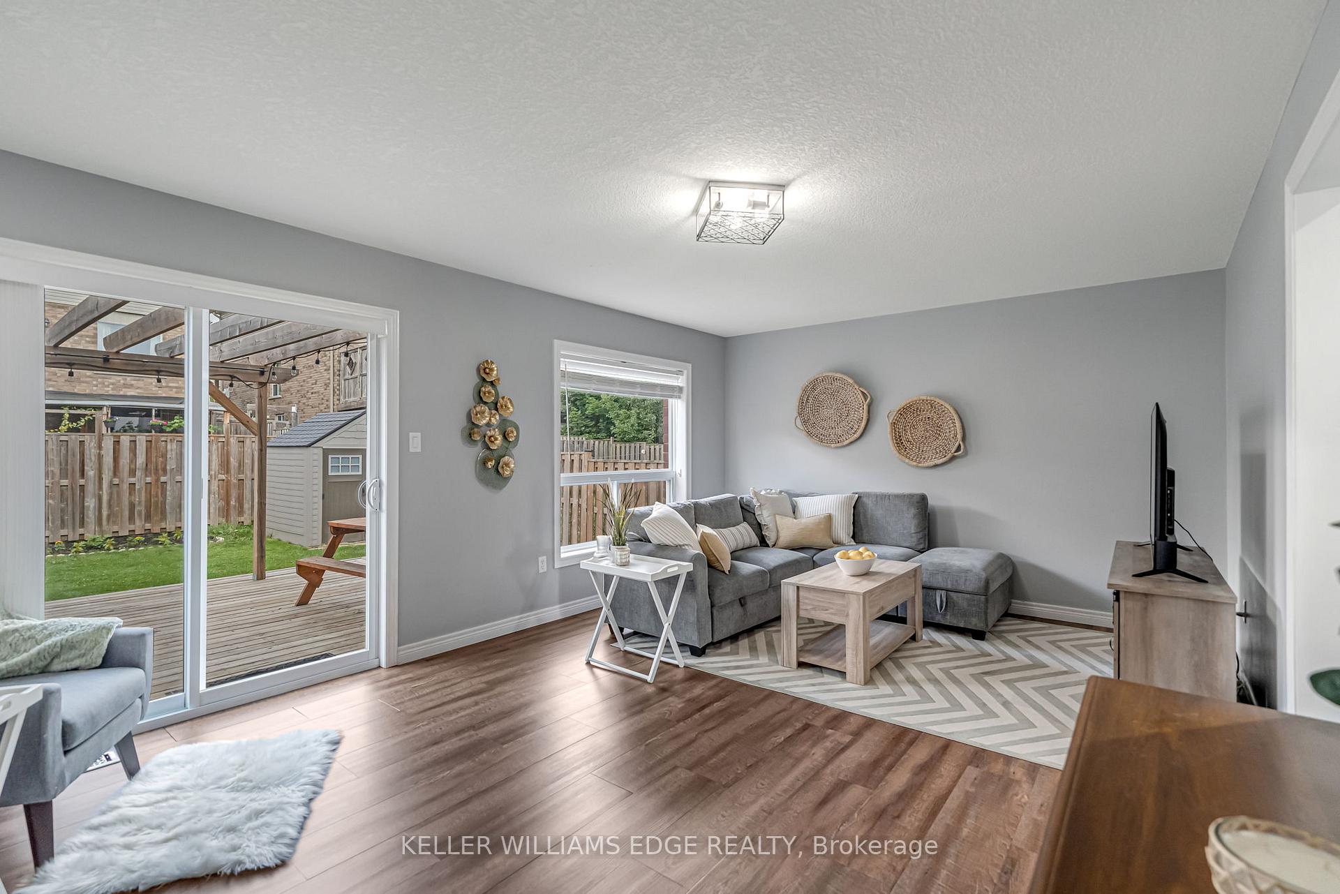 Photo 13 of 19 Oakes Crescent, Guelph, Grange Road — HOMEH