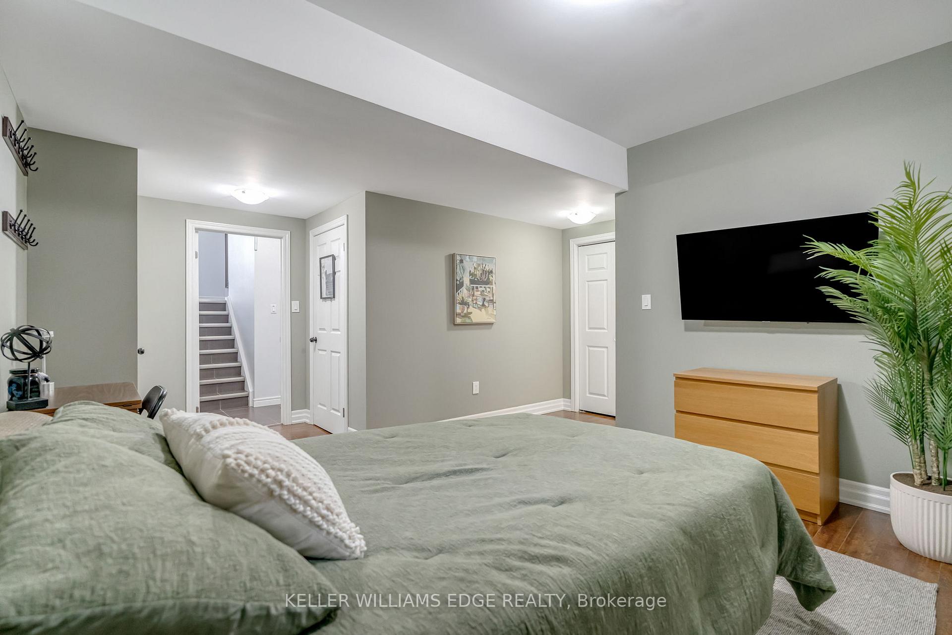 Photo 25 of 19 Oakes Crescent, Guelph, Grange Road — HOMEH