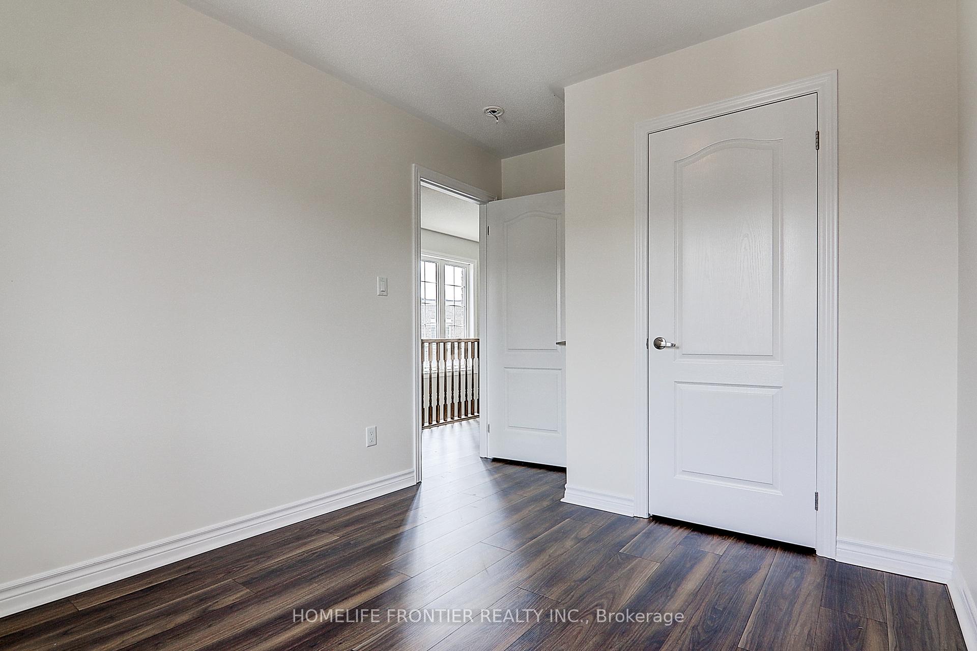 Photo 6 of 53 Ferris Square, Clarington, Courtice — HOMEH