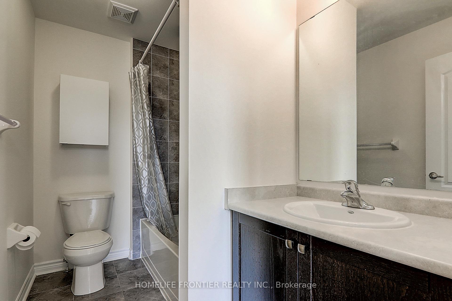 Photo 9 of 53 Ferris Square, Clarington, Courtice — HOMEH