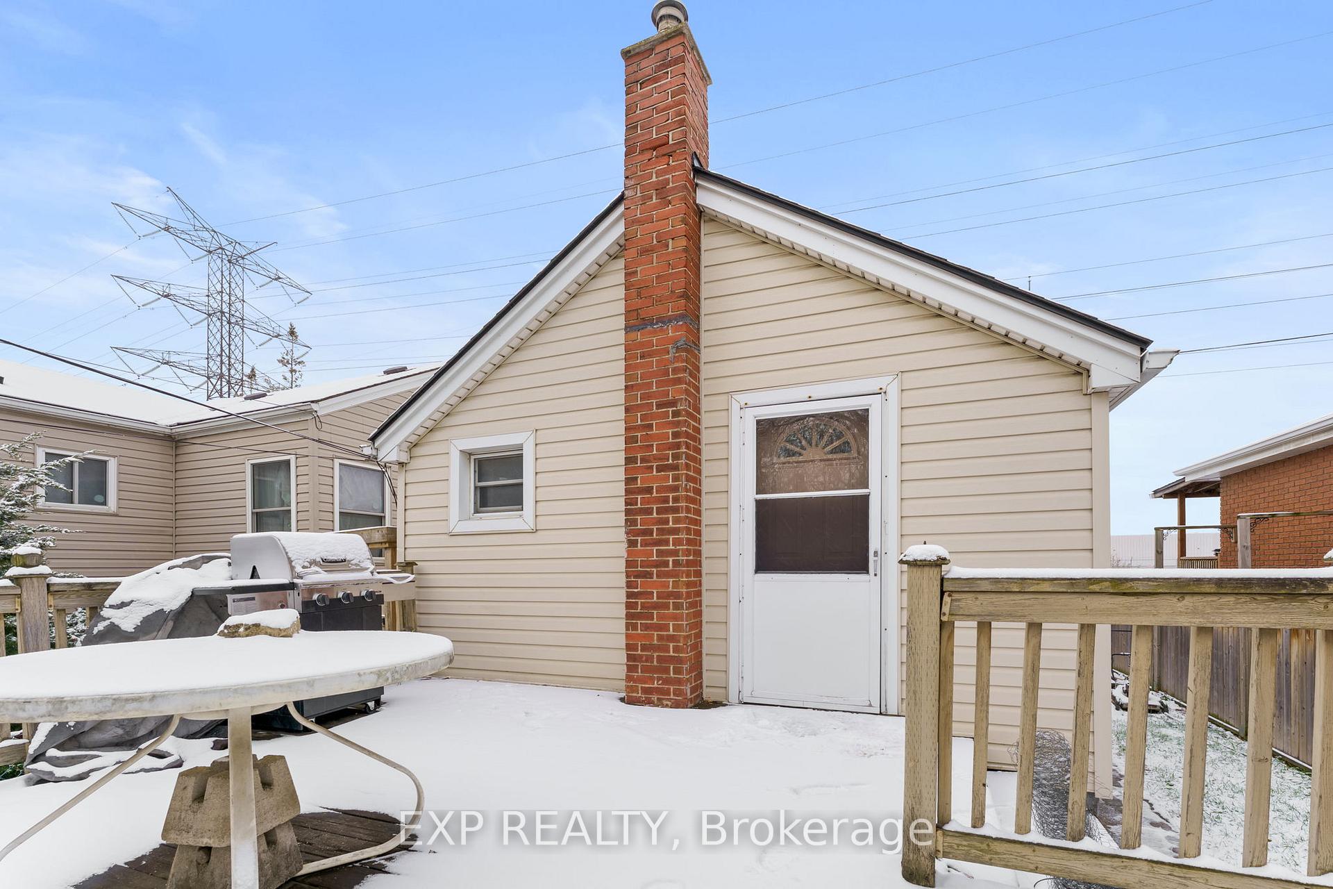 Photo 6 of 379 Strathearne Avenue W, Hamilton, Homeside — HOMEH