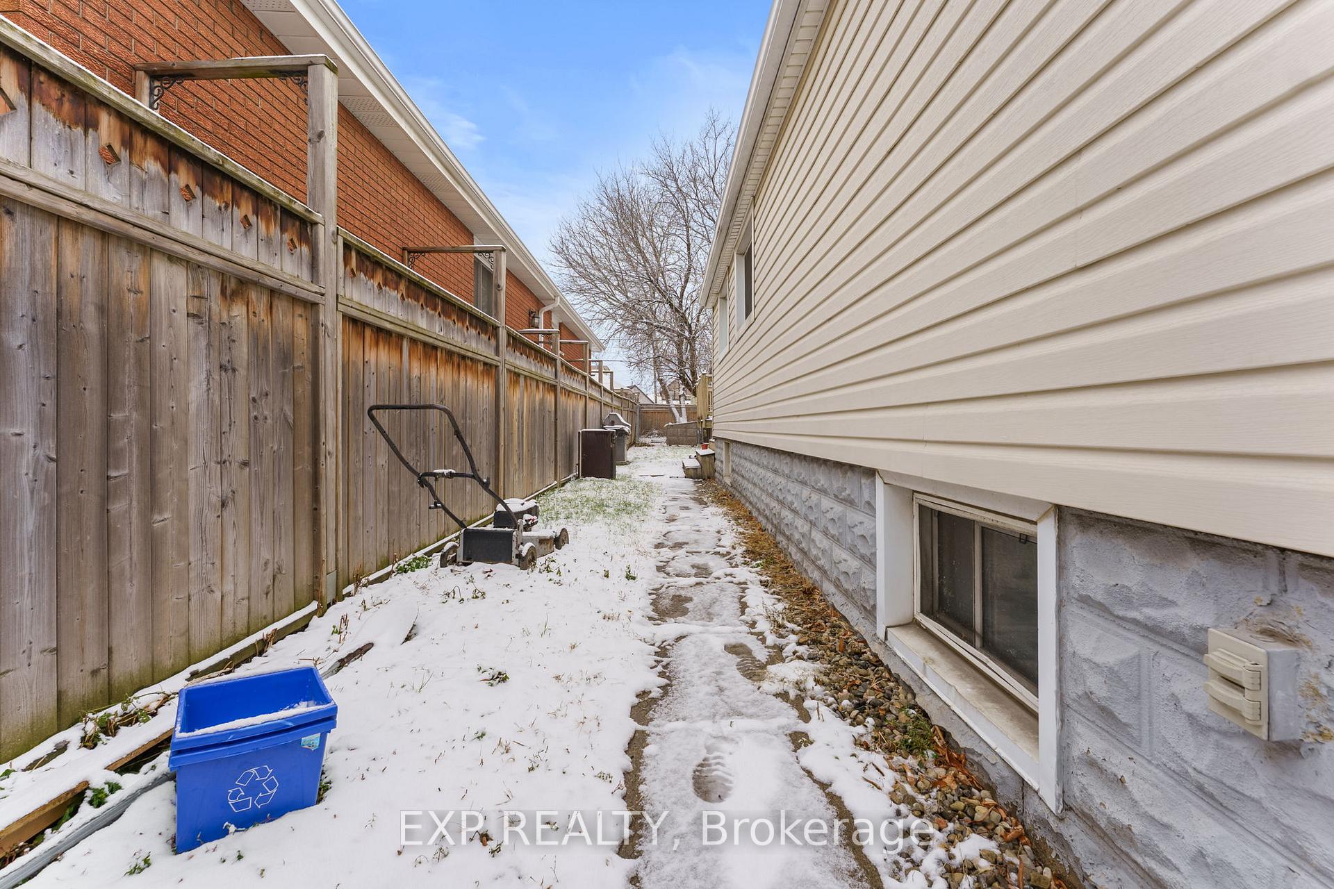 Photo 12 of 379 Strathearne Avenue W, Hamilton, Homeside — HOMEH