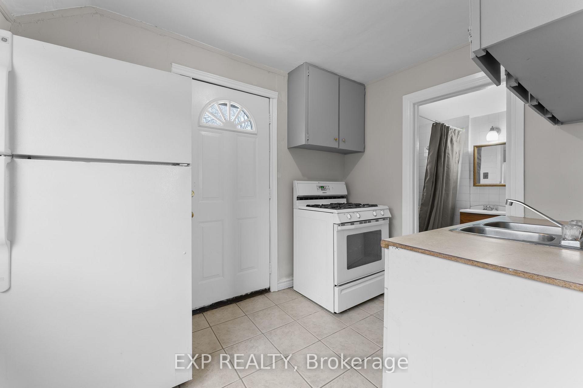 Photo 13 of 379 Strathearne Avenue W, Hamilton, Homeside — HOMEH