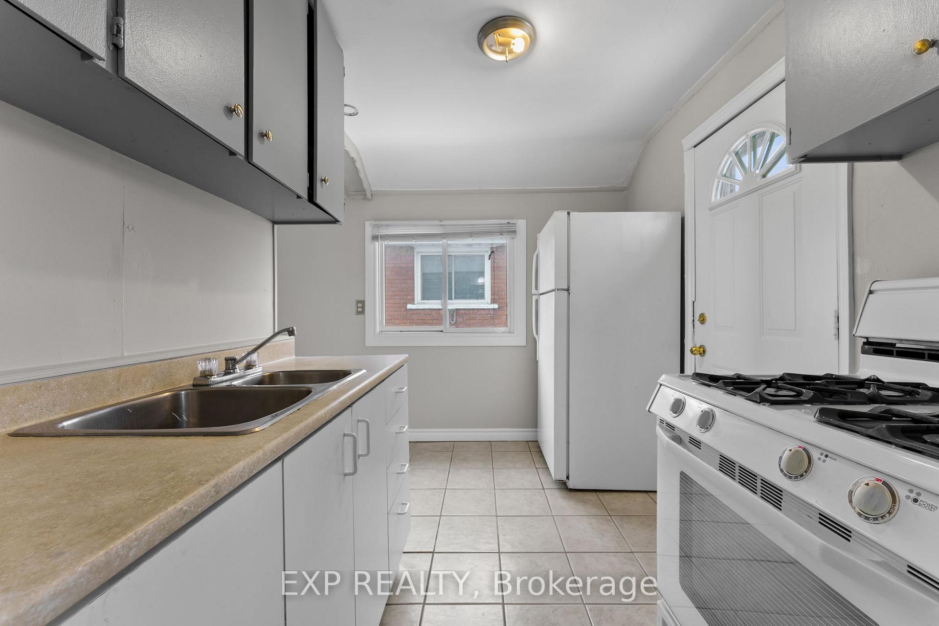 Photo 14 of 379 Strathearne Avenue W, Hamilton, Homeside — HOMEH