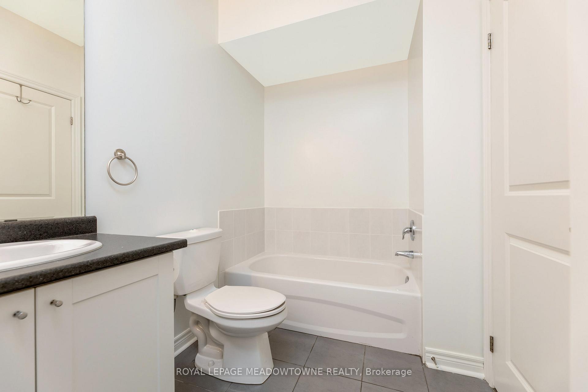 Photo 34 of Unit 310, 33 Whitmer Street, Milton, Scott — HOMEH