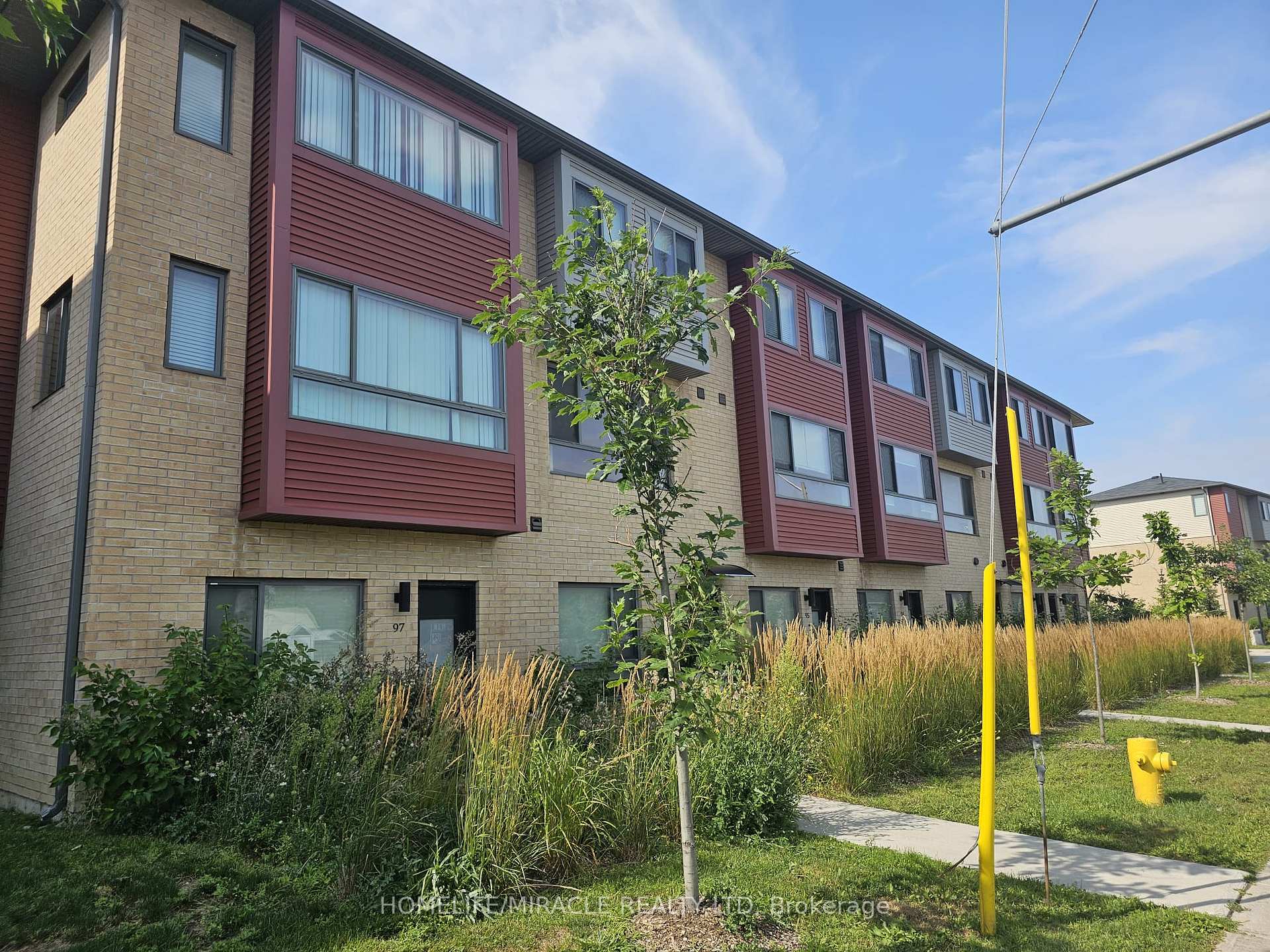 Front of Unit 96, 369 Essa Road