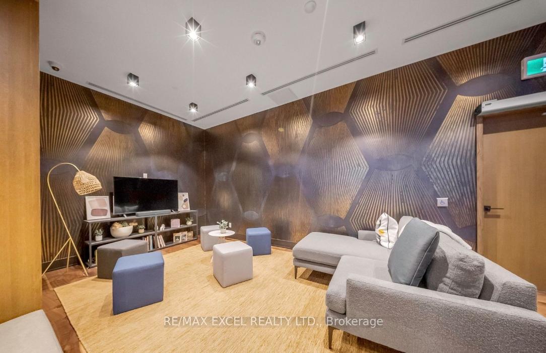 Photo 4 of Unit 504, 292 Verdale Crossing, Markham, Unionville — HOMEH
