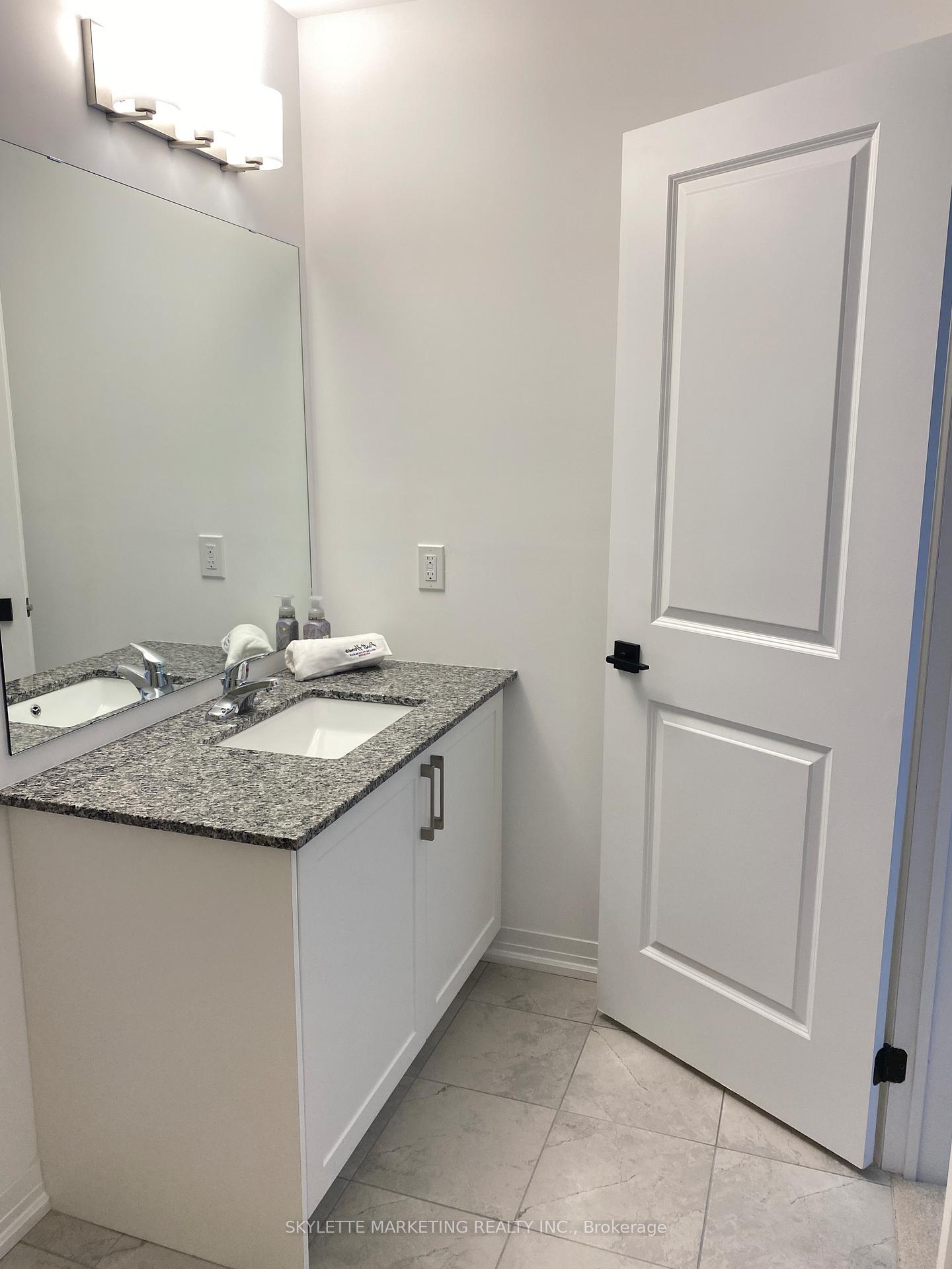 Photo 7 of 110 Fairlane Avenue, Barrie, Painswick South — HOMEH