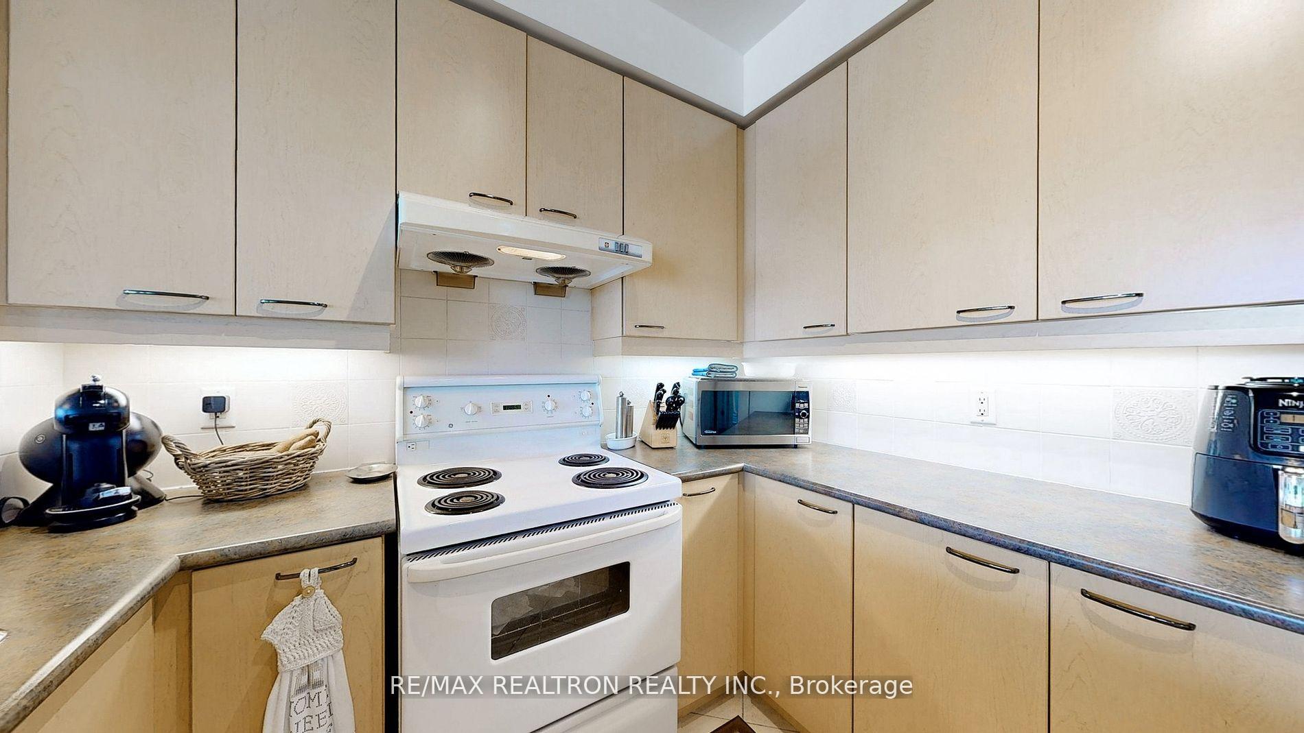 Photo 11 of Unit Lph 6, 48 Suncrest Boulevard, Markham, Commerce Valley — HOMEH