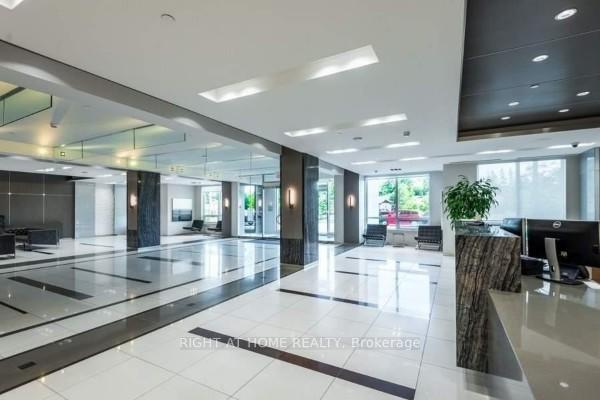 Photo 4 of Unit 1901, 7165 Yonge Street E, Markham, Thornhill — HOMEH