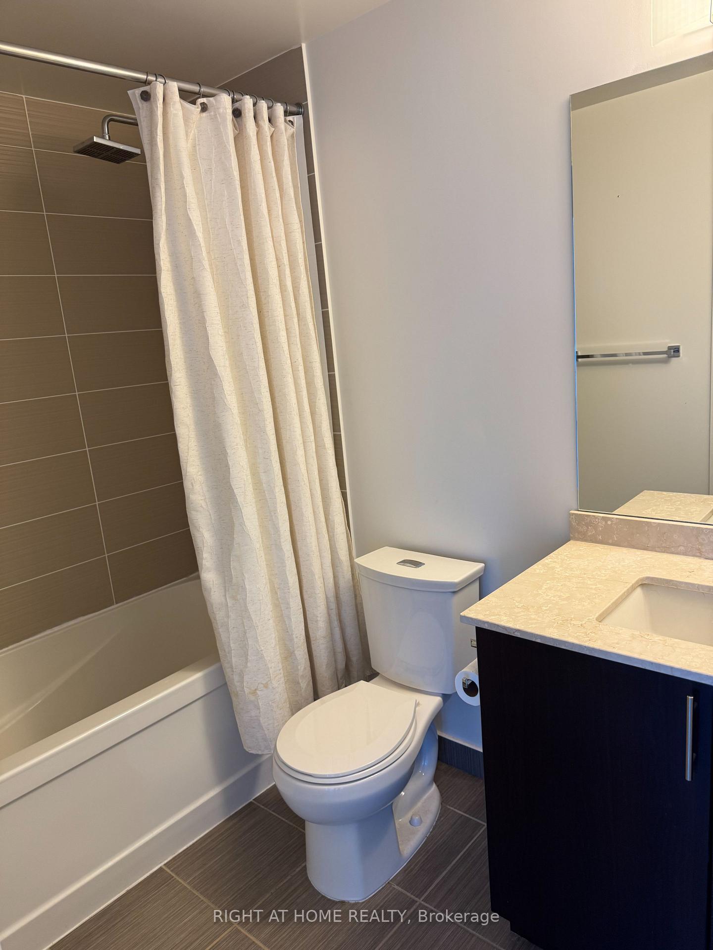Photo 13 of Unit 1901, 7165 Yonge Street E, Markham, Thornhill — HOMEH