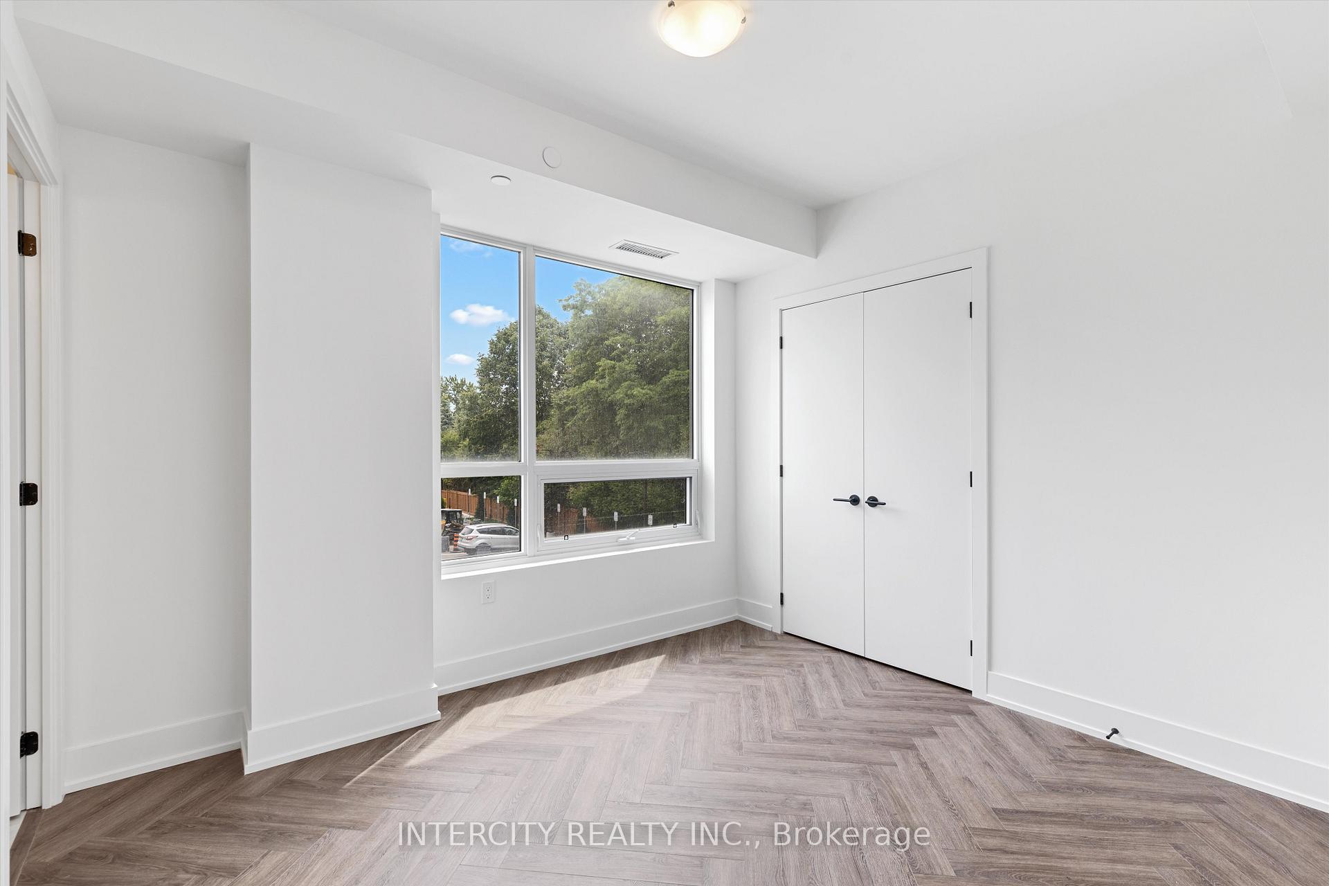 Photo 7 of Unit 216, 2075 King Road, King, King City — HOMEH