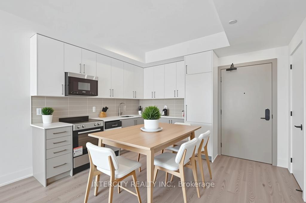 Photo 3 of Unit 445, 2075 King Road, King, King City — HOMEH