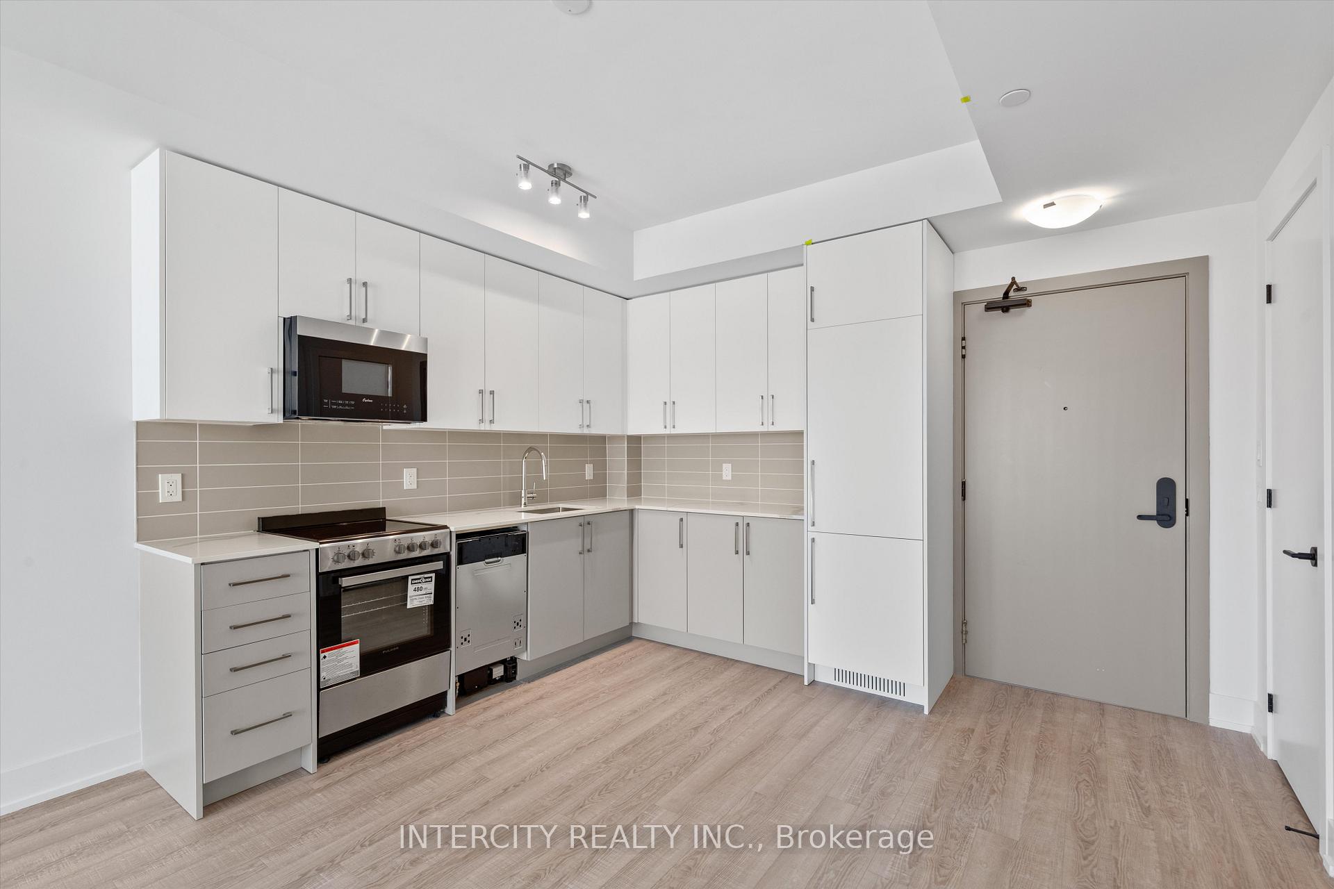 Photo 10 of Unit 445, 2075 King Road, King, King City — HOMEH
