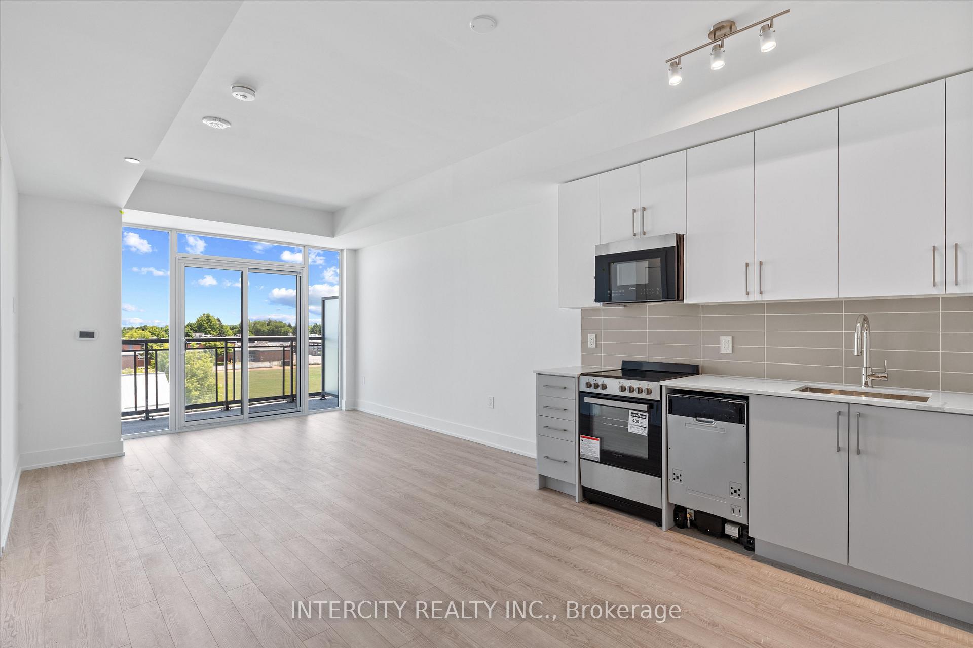 Photo 6 of Unit 445, 2075 King Road, King, King City — HOMEH