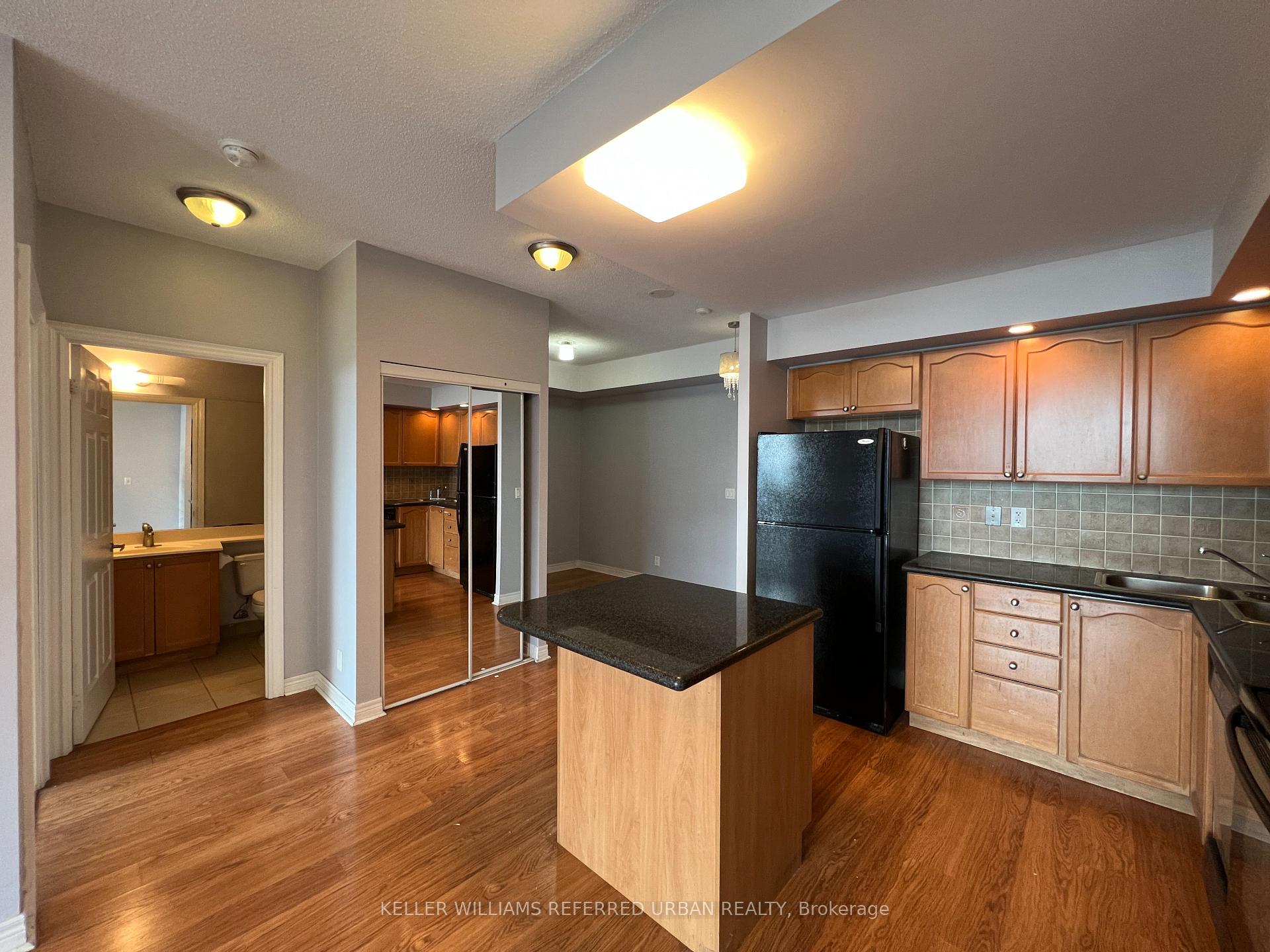 Photo 4 of Unit 907, 33 Cox Boulevard, Markham, Unionville — HOMEH