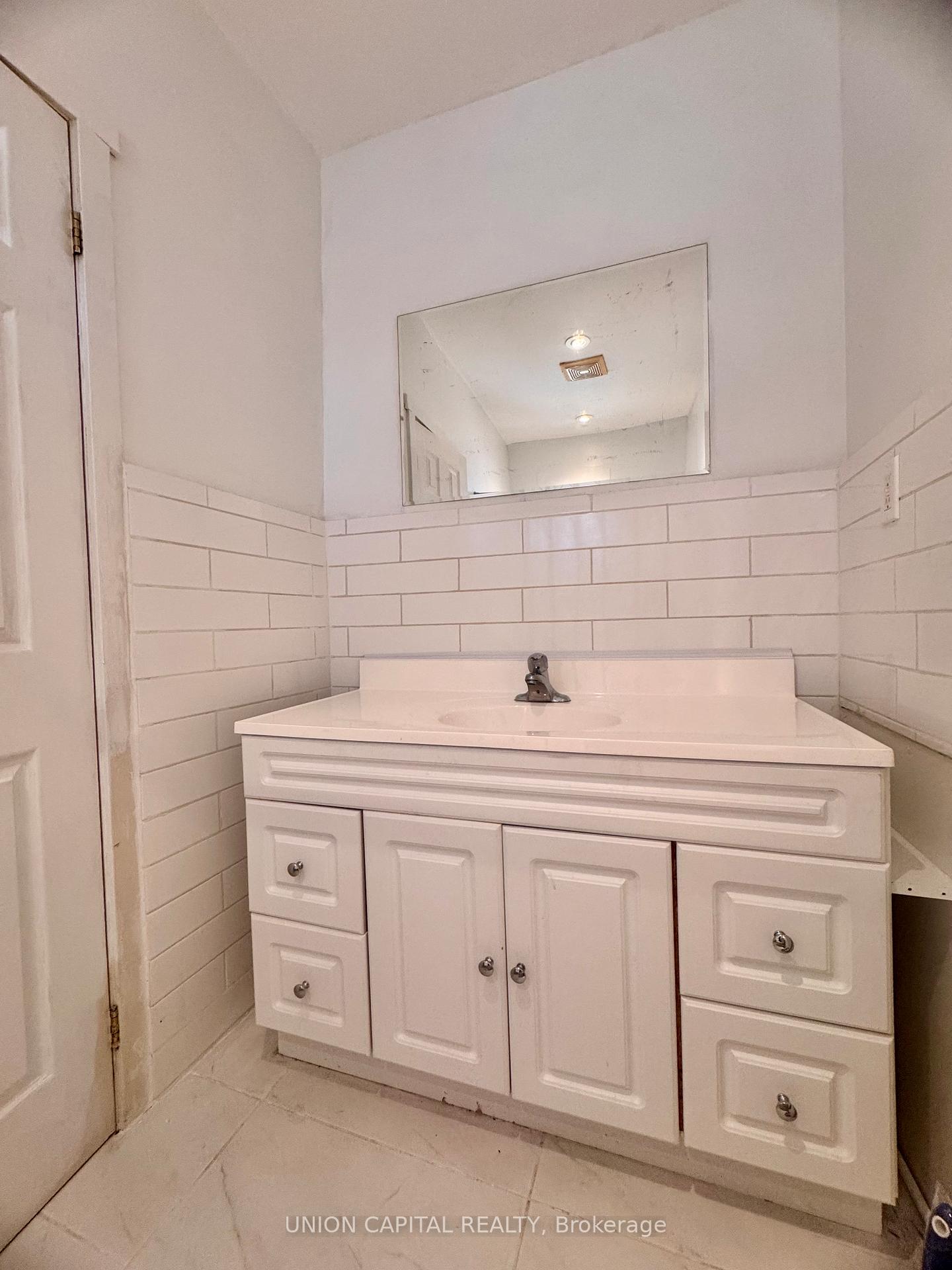 Photo 19 of Unit 24, 285 King Street W, Hamilton, Central — HOMEH