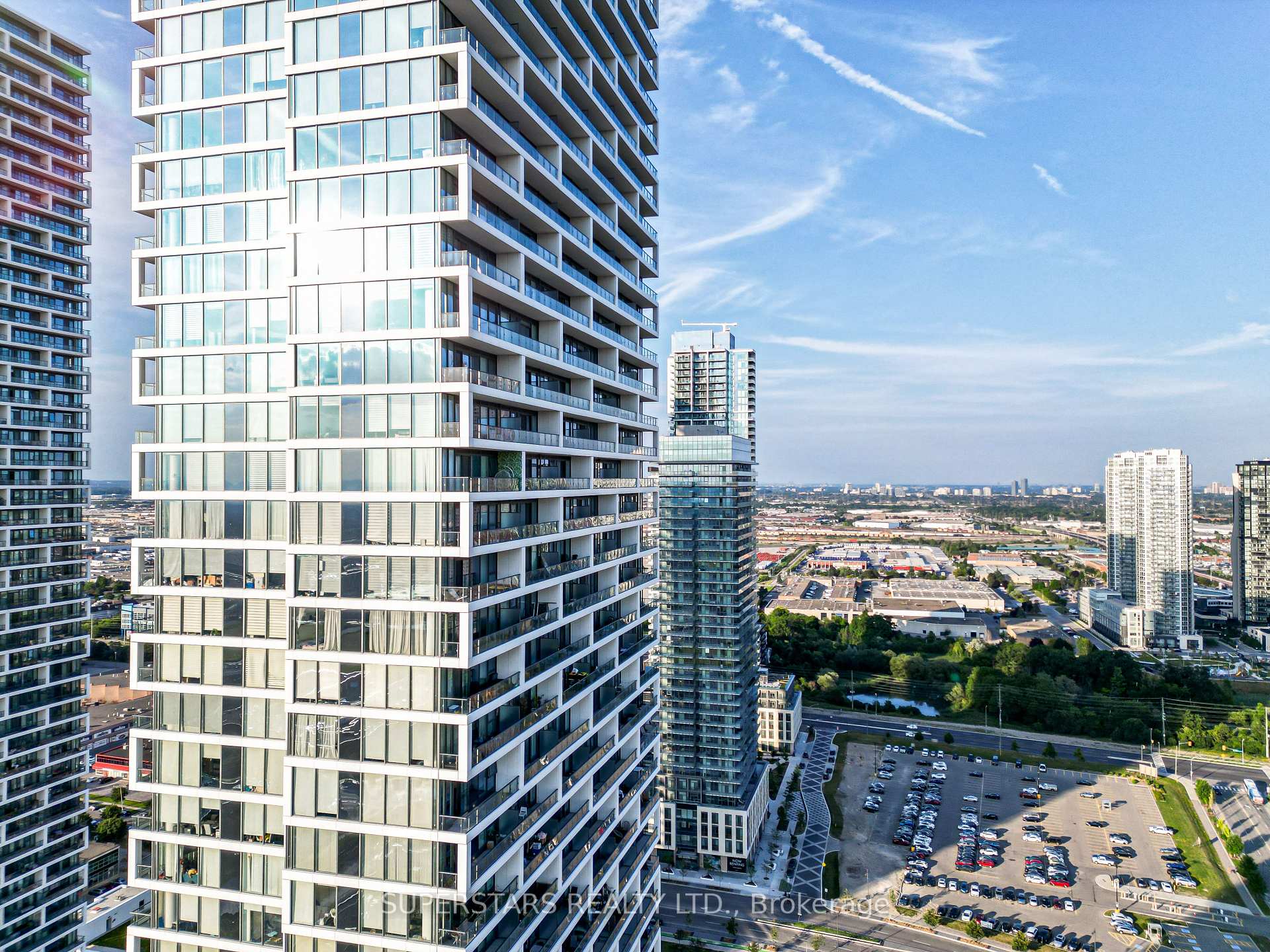 Front of Unit 2610, 5 Buttermill Avenue