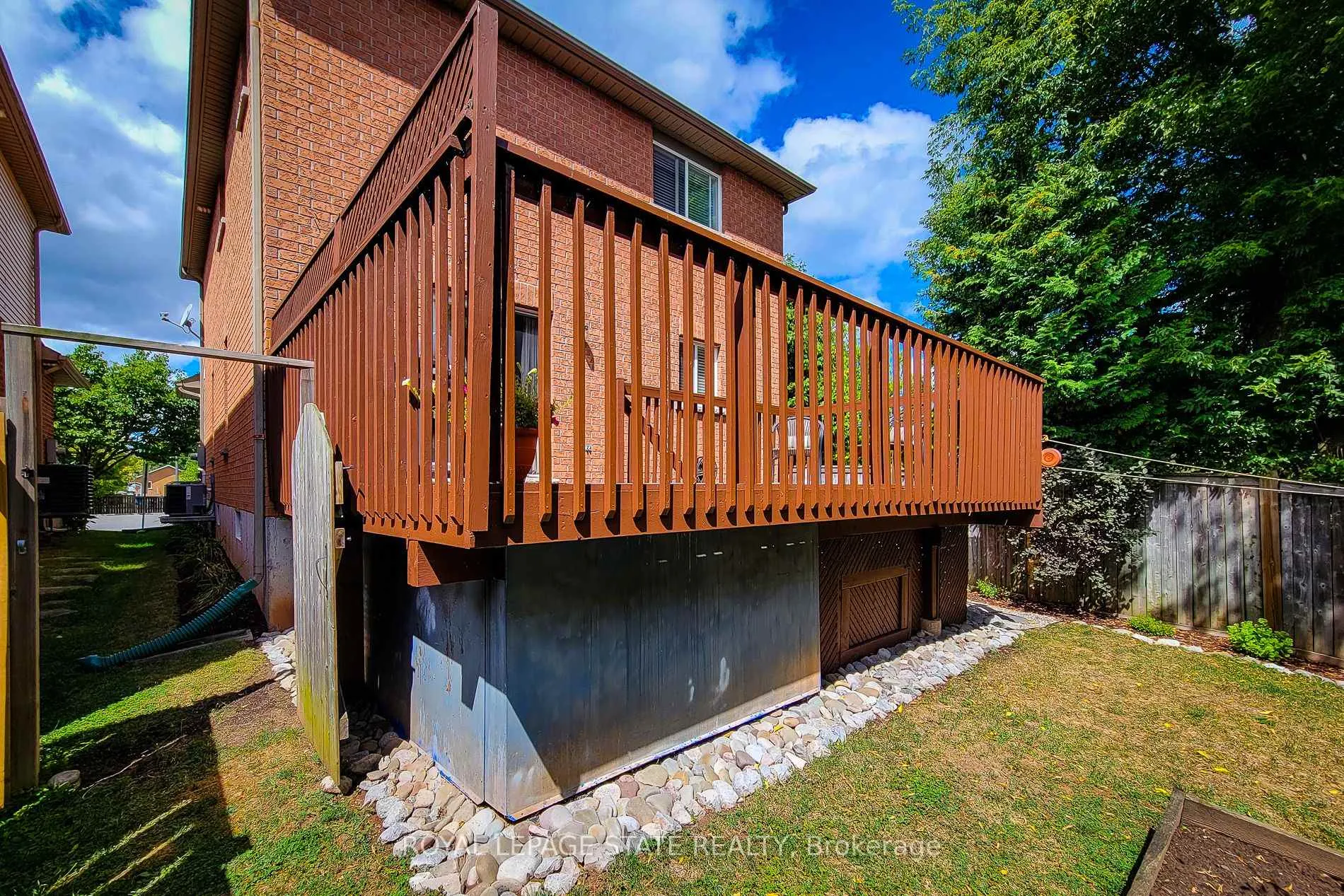 Photo 7 of Unit 9, 78 Peachwood Crescent, Hamilton, Stoney Creek — HOMEH