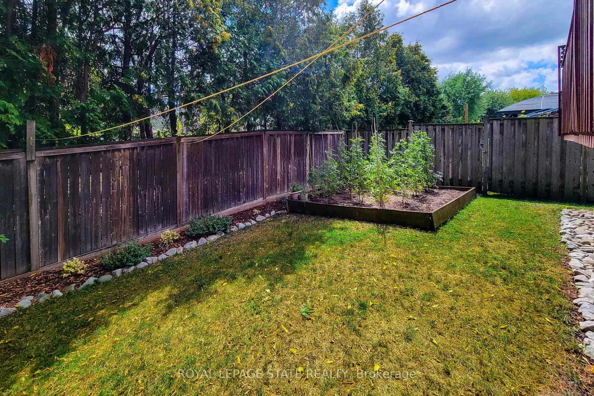 Photo 8 of Unit 9, 78 Peachwood Crescent, Hamilton, Stoney Creek — HOMEH