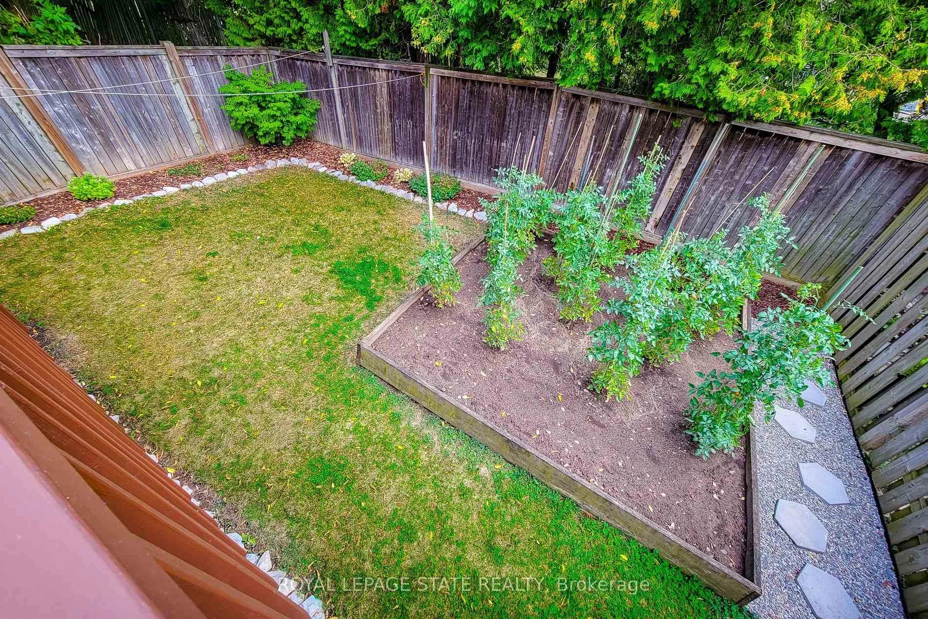 Photo 13 of Unit 9, 78 Peachwood Crescent, Hamilton, Stoney Creek — HOMEH
