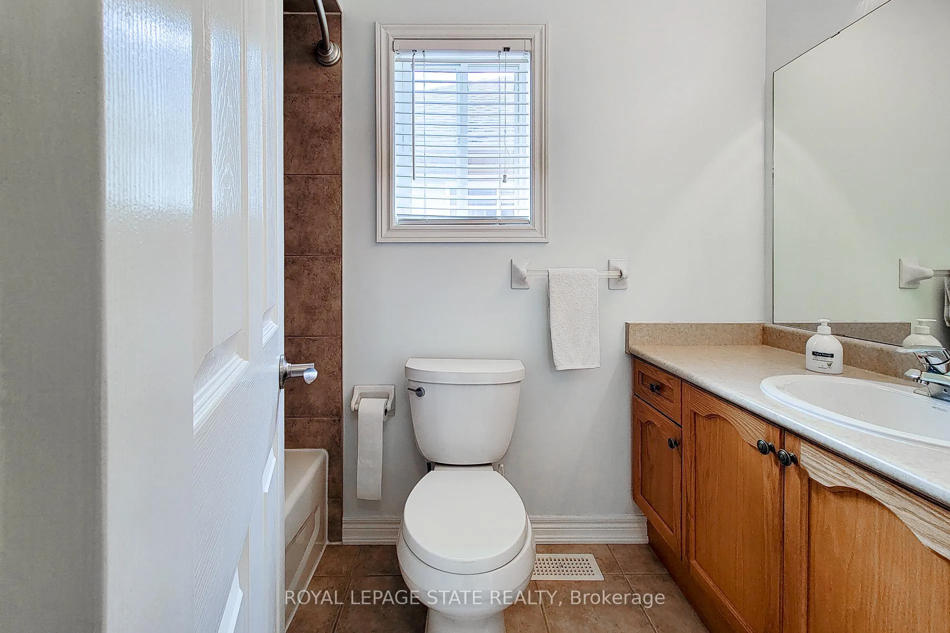 Photo 33 of Unit 9, 78 Peachwood Crescent, Hamilton, Stoney Creek — HOMEH