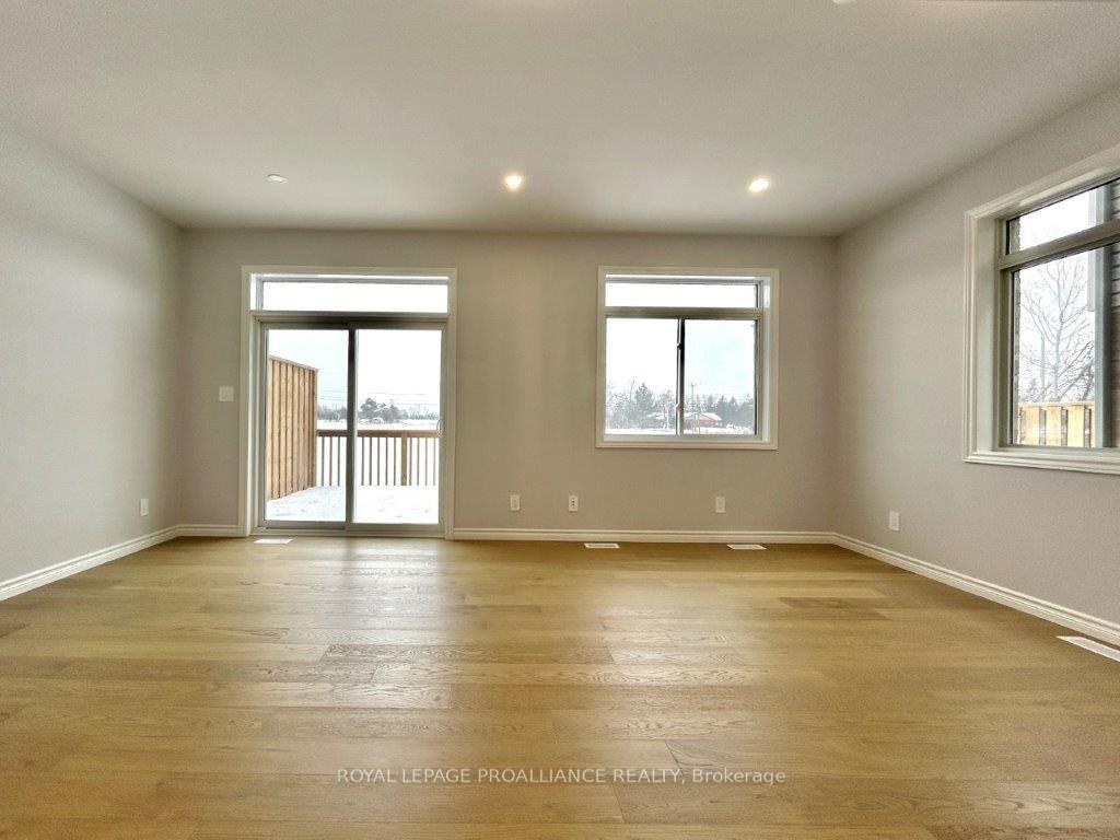 Photo 5 of 13 Otonabee Street, Belleville, Thurlow Ward — HOMEH