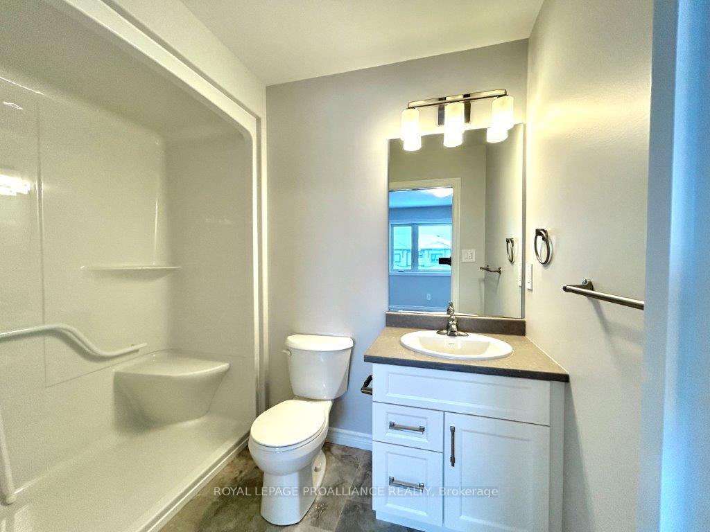 Photo 7 of 13 Otonabee Street, Belleville, Thurlow Ward — HOMEH