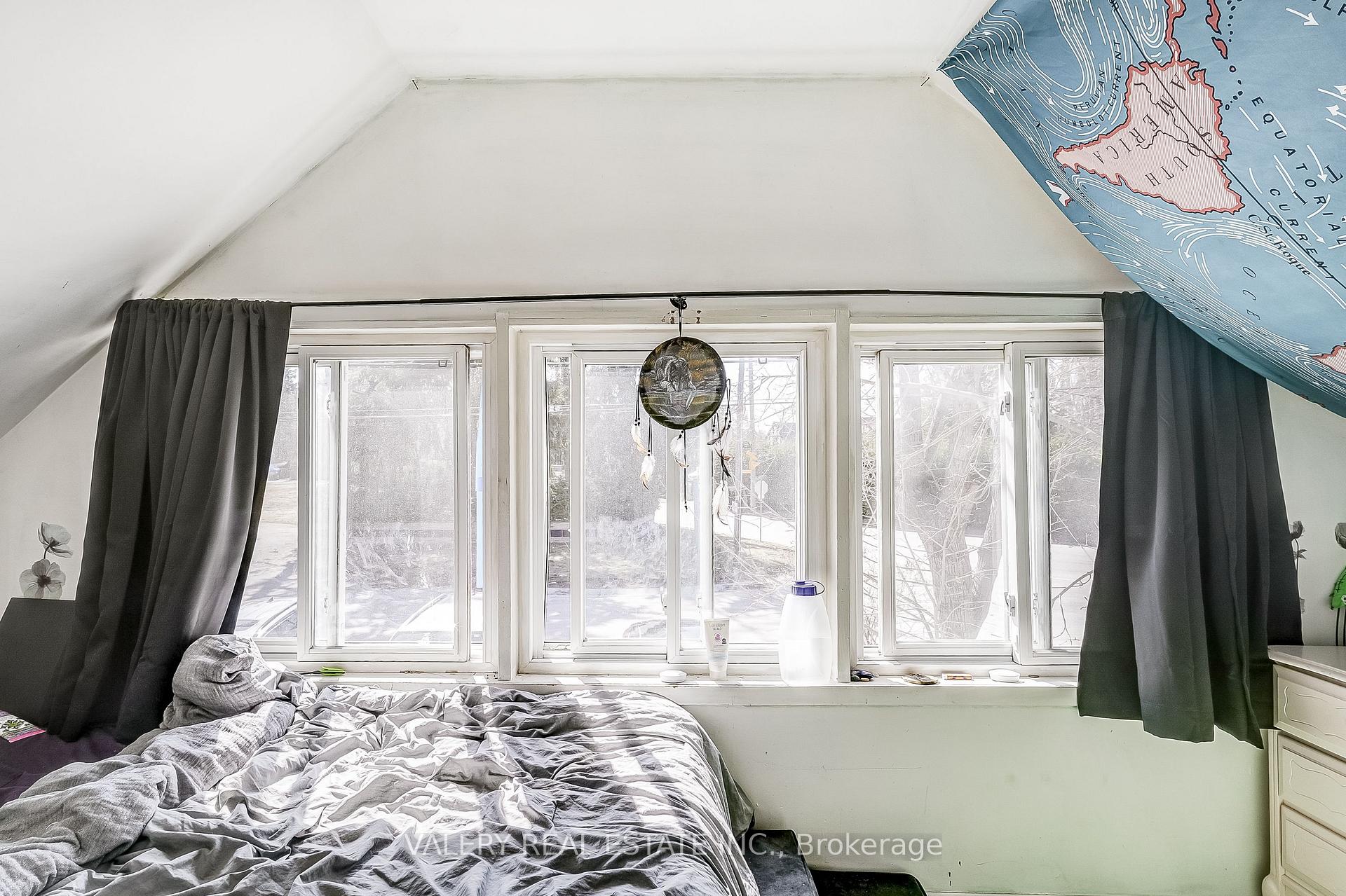 Photo 8 of 1004 Lake Drive E, Georgina, Sutton & Jackson's Point — HOMEH