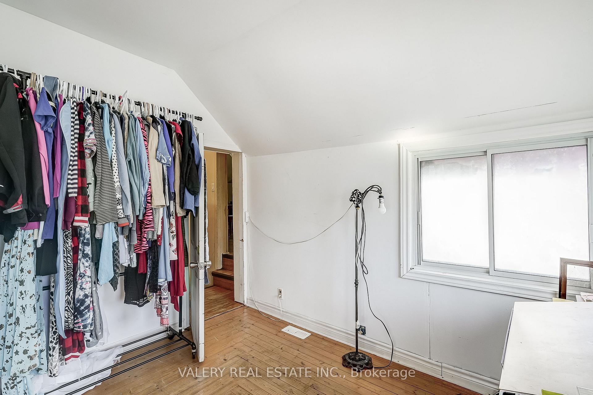 Photo 10 of 1004 Lake Drive E, Georgina, Sutton & Jackson's Point — HOMEH