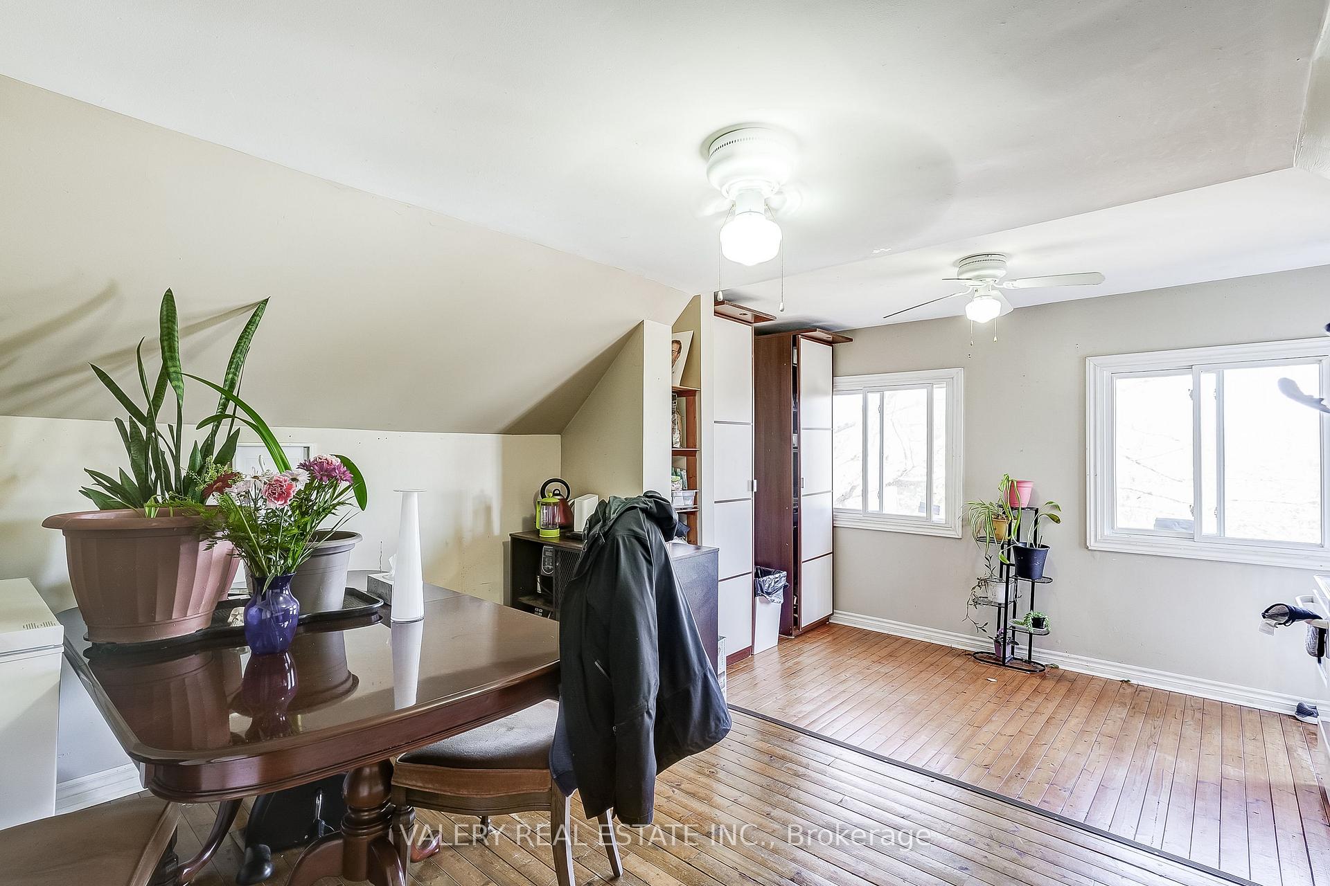 Photo 13 of 1004 Lake Drive E, Georgina, Sutton & Jackson's Point — HOMEH