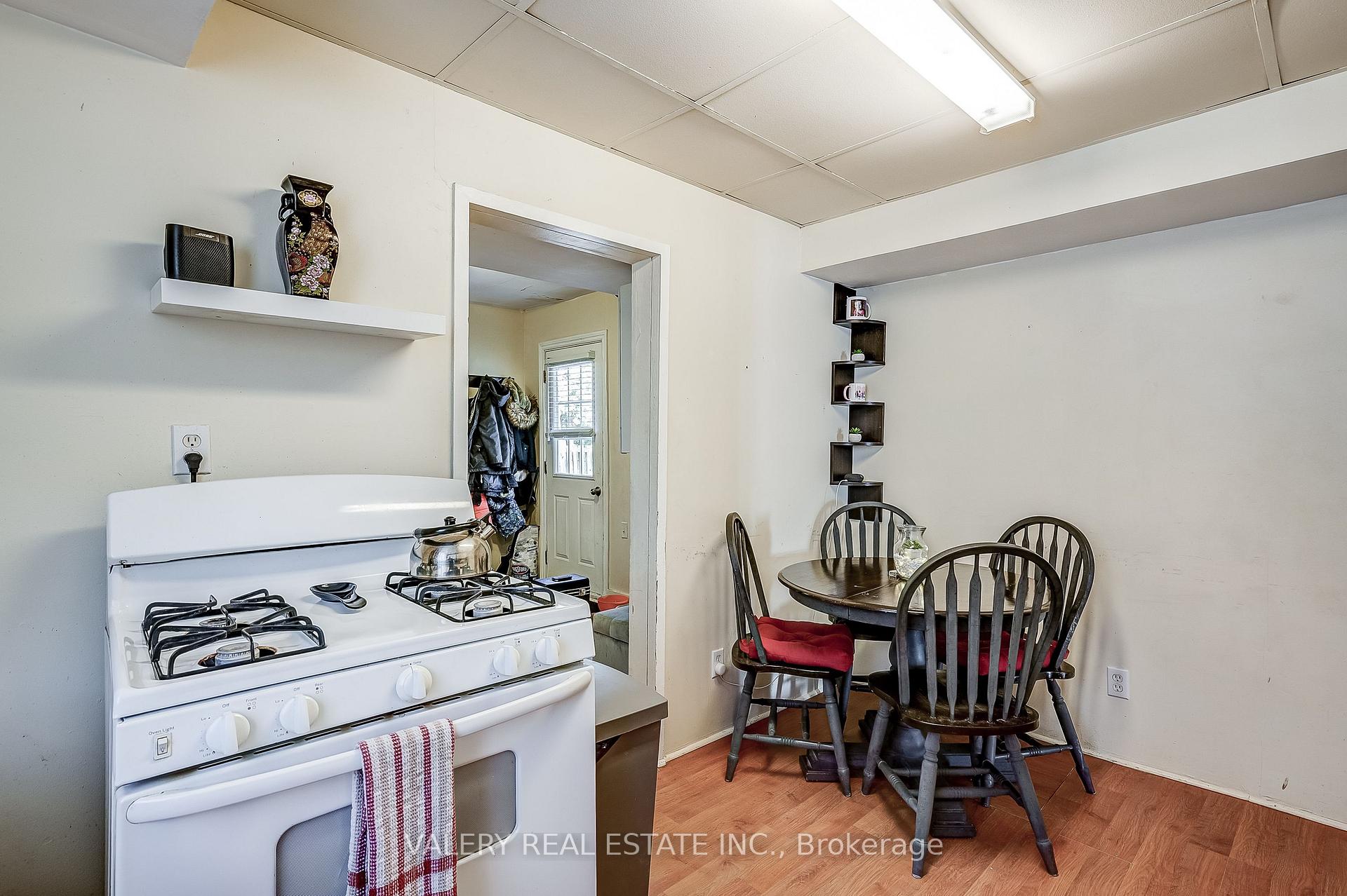 Photo 18 of 1004 Lake Drive E, Georgina, Sutton & Jackson's Point — HOMEH