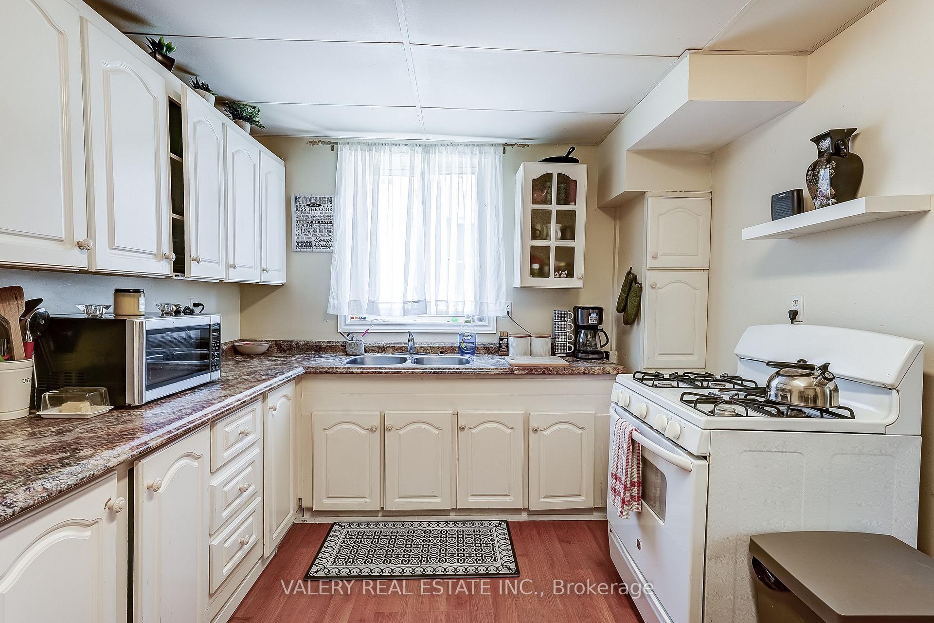Photo 19 of 1004 Lake Drive E, Georgina, Sutton & Jackson's Point — HOMEH
