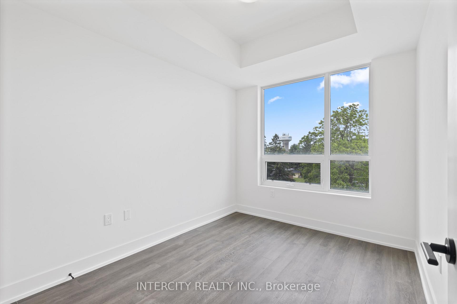Photo 4 of Unit 420, 2075 King Road, King, King City — HOMEH