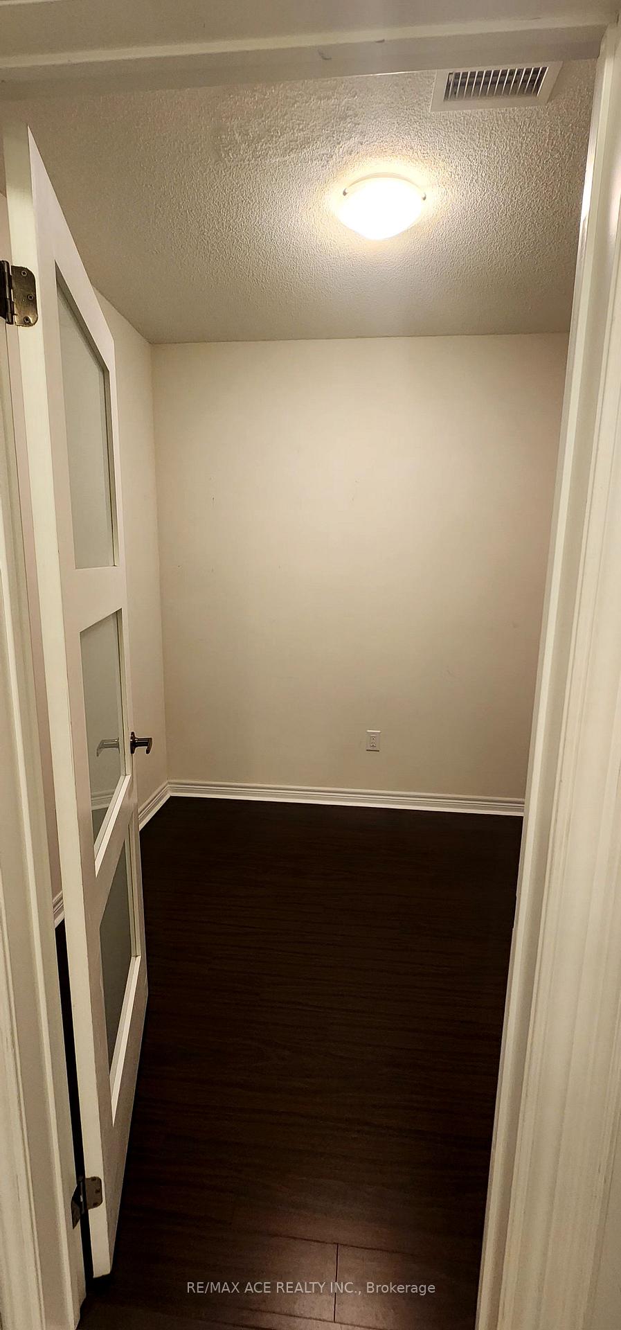 Photo 4 of Unit 533, 7325 Markham Road, Markham, Cedarwood — HOMEH