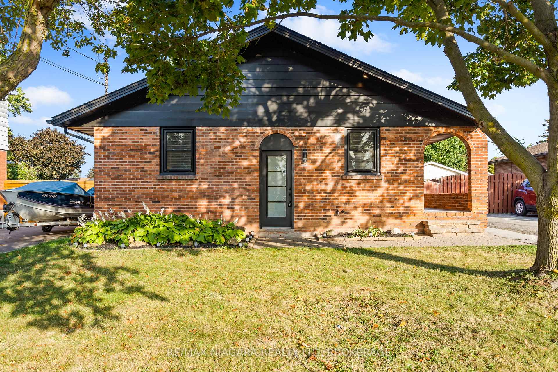 Photo 1 of 38 Stewart Street, Grimsby, Grimsby Beach — HOMEH