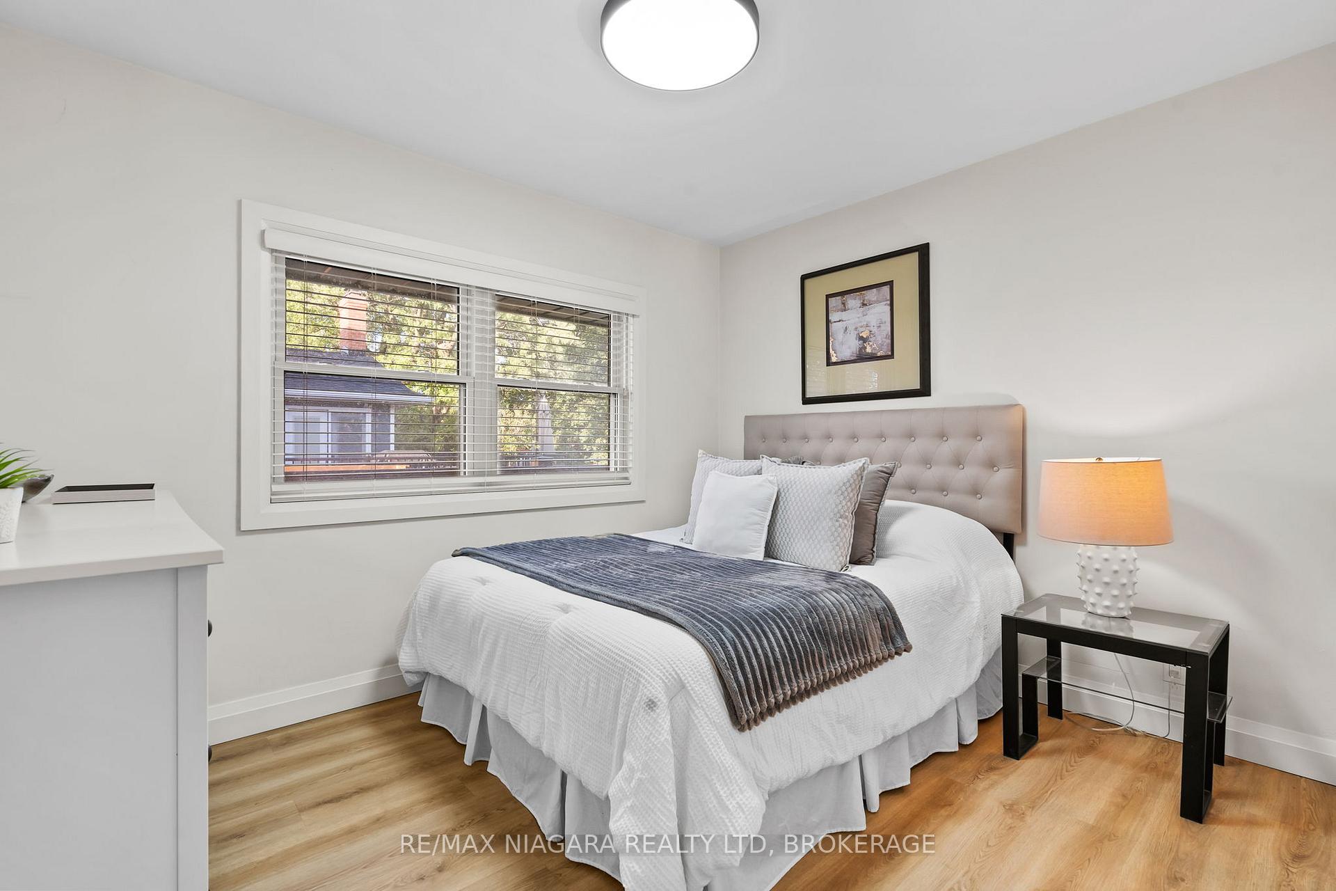 Photo 16 of 38 Stewart Street, Grimsby, Grimsby Beach — HOMEH