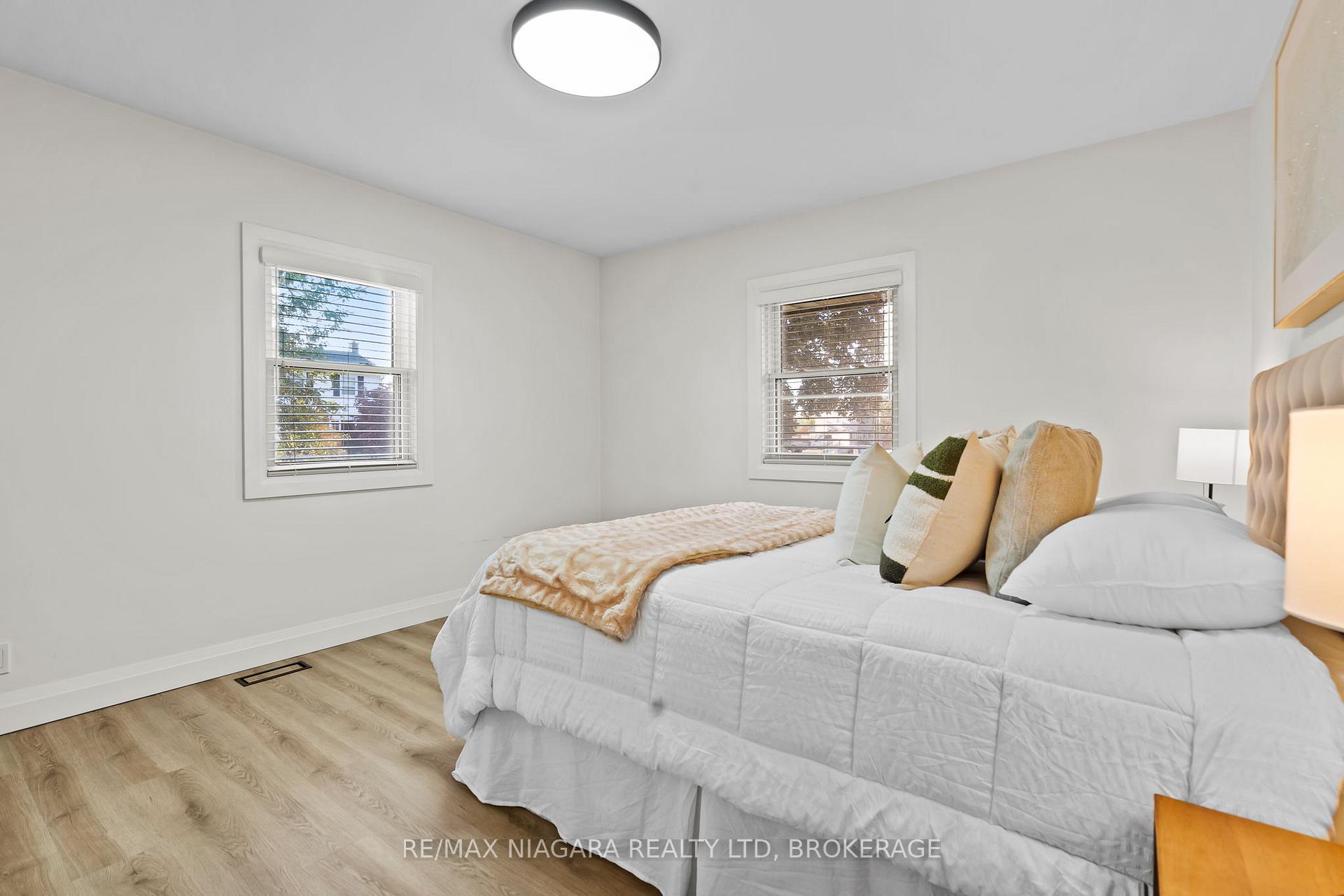 Photo 19 of 38 Stewart Street, Grimsby, Grimsby Beach — HOMEH