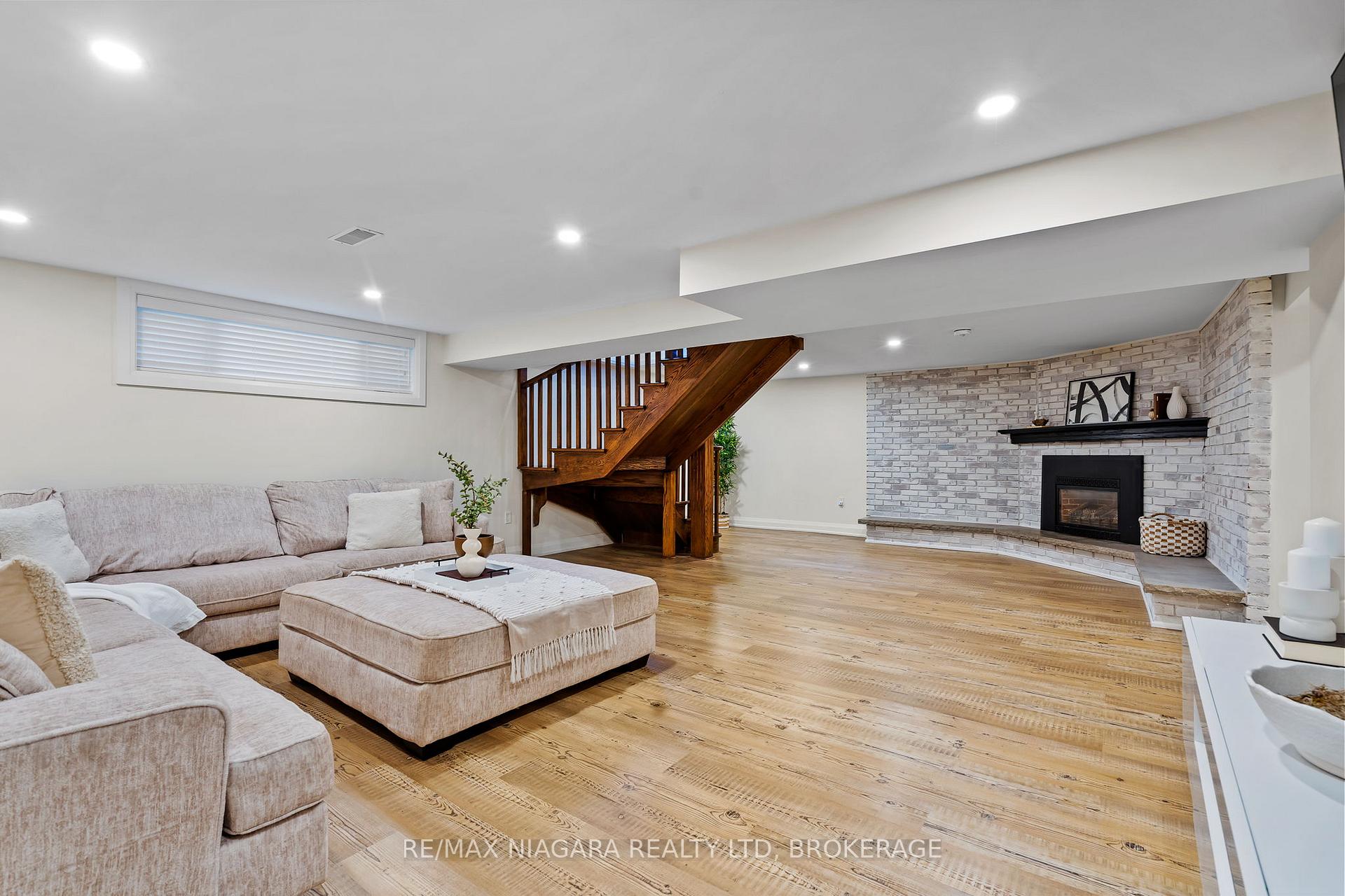 Photo 22 of 38 Stewart Street, Grimsby, Grimsby Beach — HOMEH