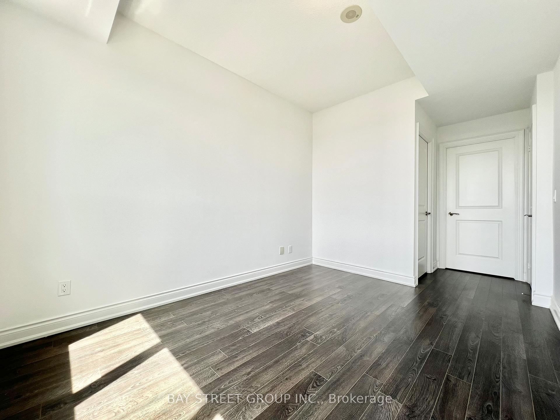 Photo 13 of Unit 1601, 38 Cedarland Drive, Markham, Unionville — HOMEH