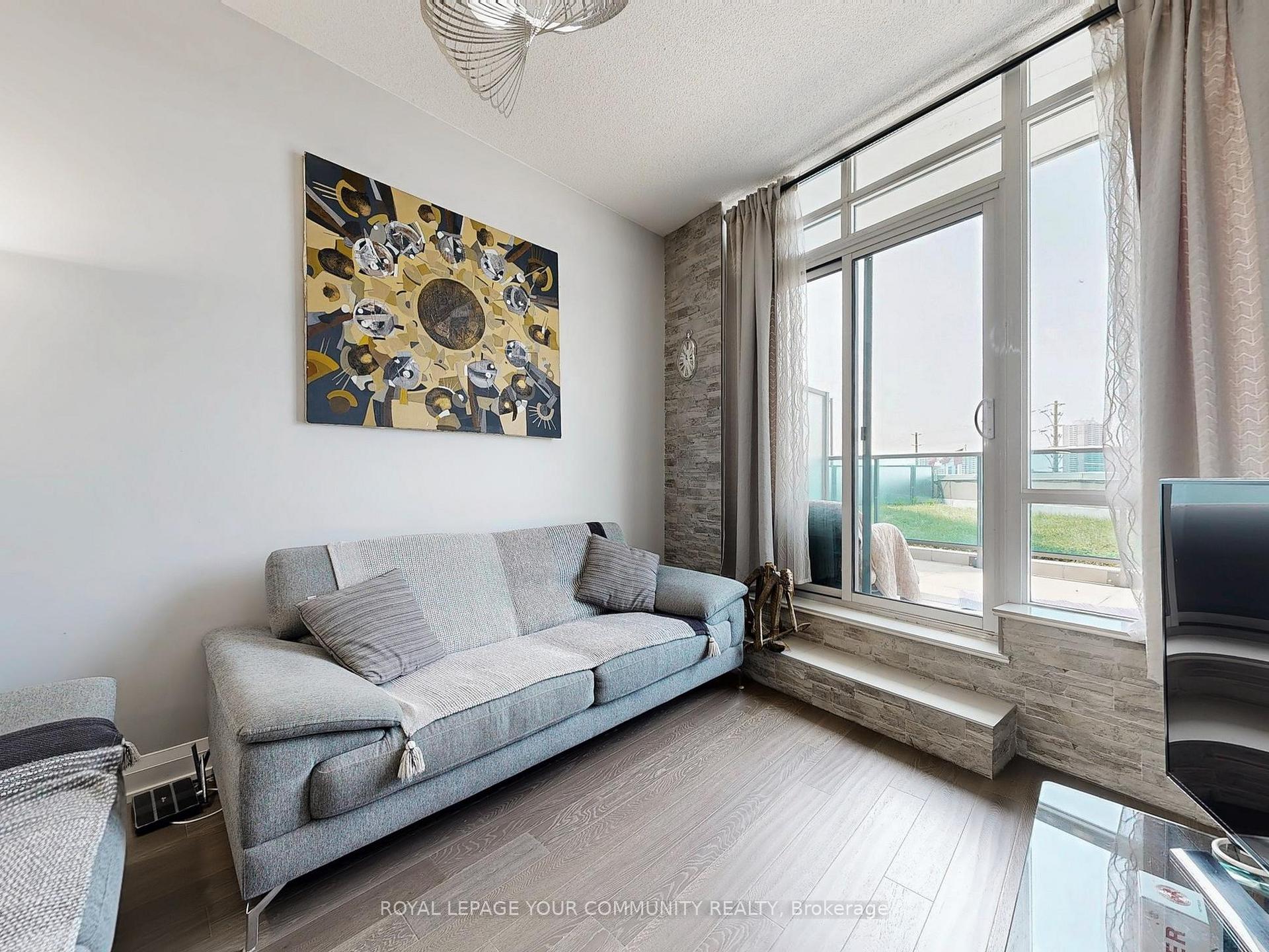 Photo 2 of Unit 309, 7171 Yonge Street, Markham, Thornhill — HOMEH