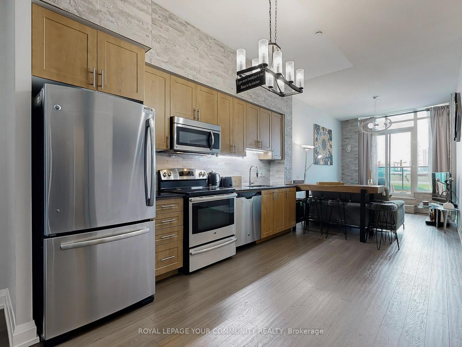 Photo 10 of Unit 309, 7171 Yonge Street, Markham, Thornhill — HOMEH